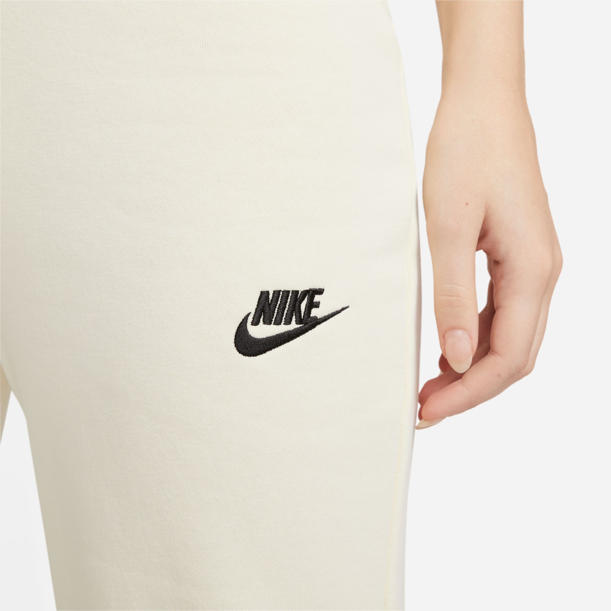 Nike Sportswear Jogginghose »Club Fleece Women's Mid-Rise Slim Joggers«, weiches Fleecematerial