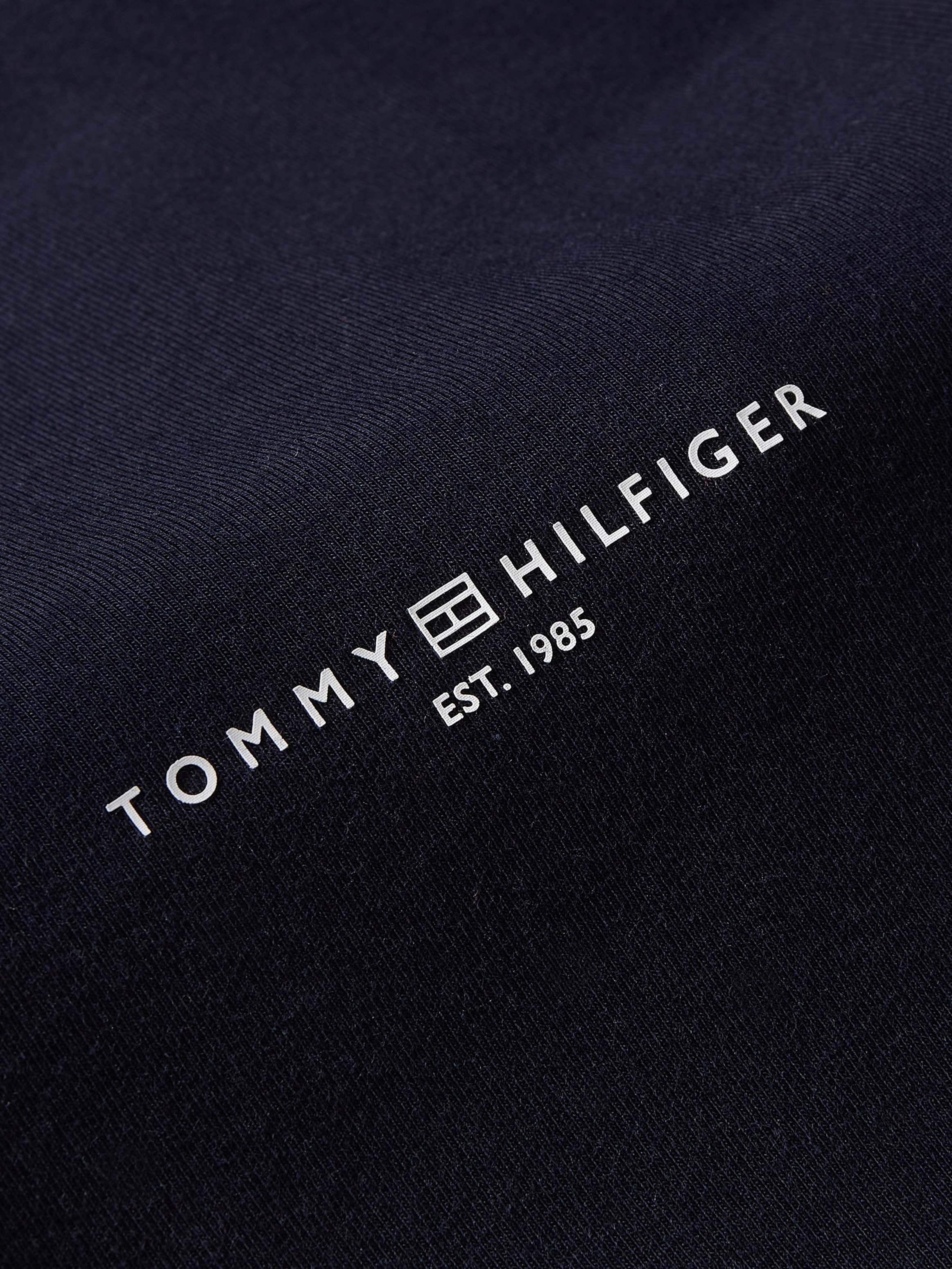 Tommy Hilfiger Rundhalsshirt »1985 REG MINI CORP LOGO C-NK SS«, mit Tommy Hilfiger Logoschriftzug und Bestickung