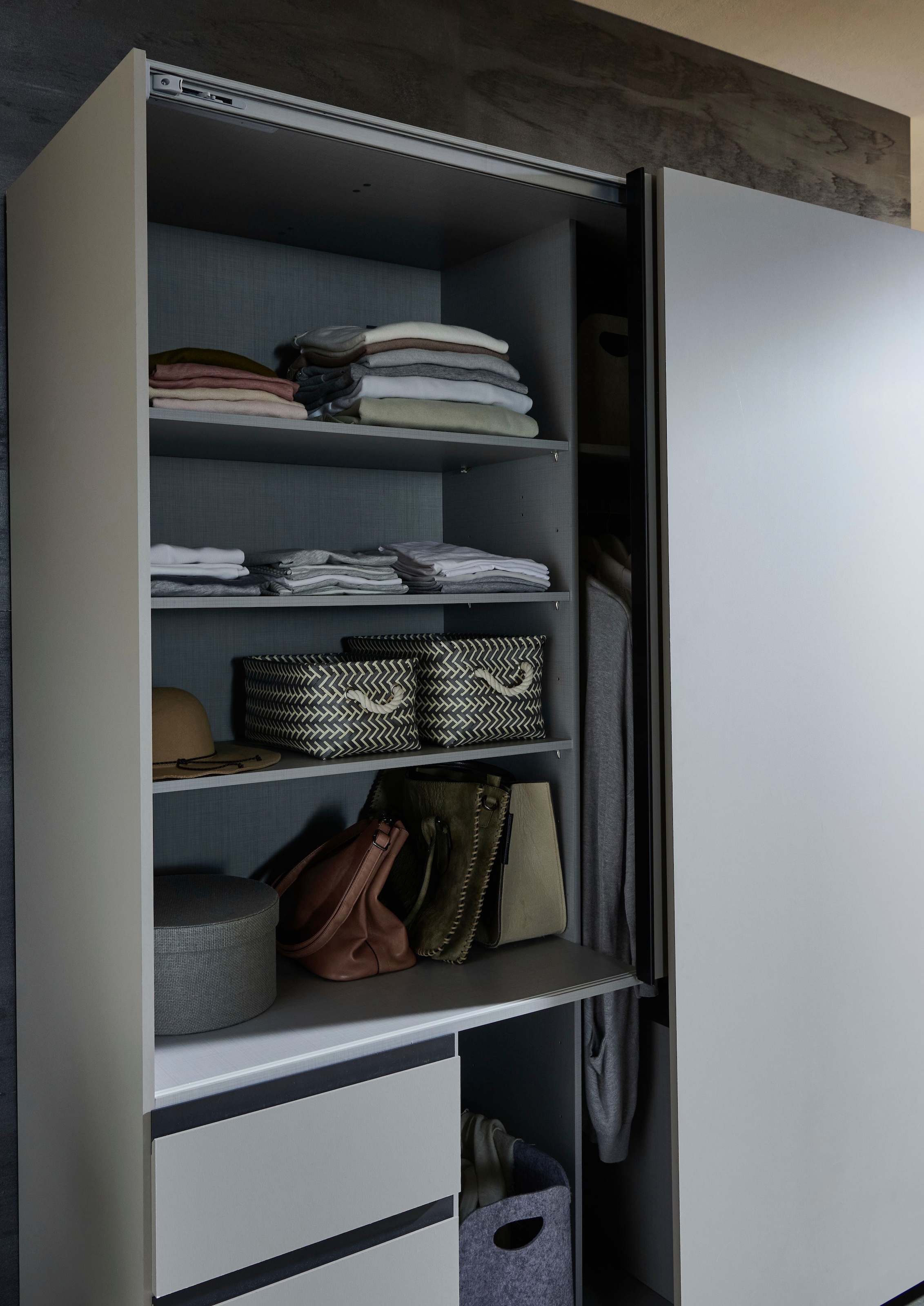 Wimex Schwebetürenschrank »Stade, B: 168cm, inkl. Spiegel und von außen bedienbaren Schubladen« erhältlich in verschiedenen Farben