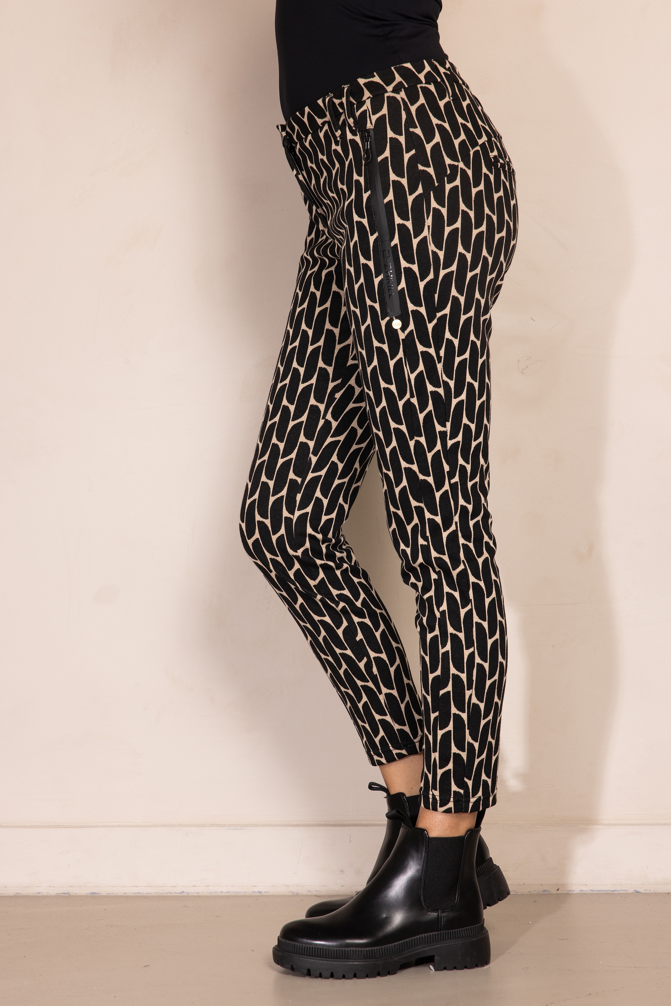 Zhrill 7/8-Hose »ZHCHIARA«, Grafisches Allover-Muster, Slim Fit, knöchellang
