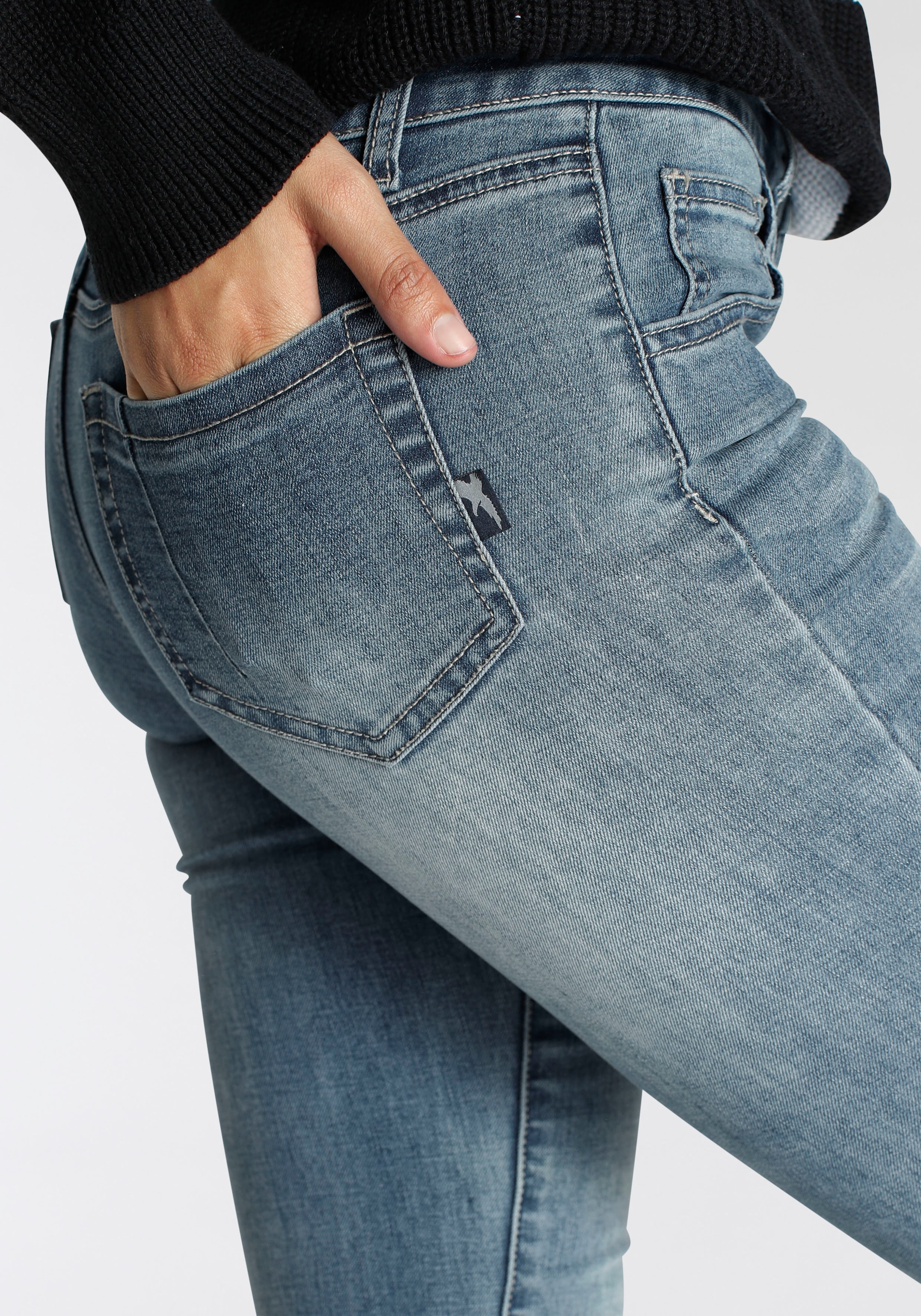 Arizona Skinny-fit-Jeans »Ultra-Stretch, Mid gut ♕ high Waist normale figurbetont stretch Denim bei zu sehr kombinieren«, bequem, Leibhöhe performance