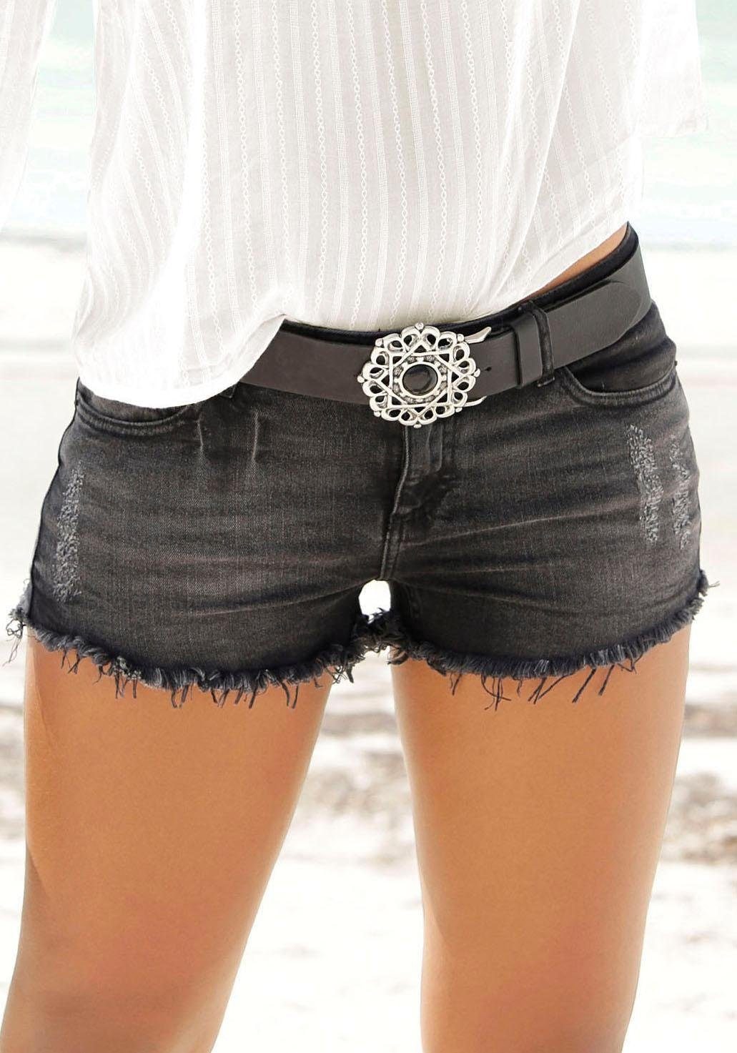 Hotpants in schwarzem Denim