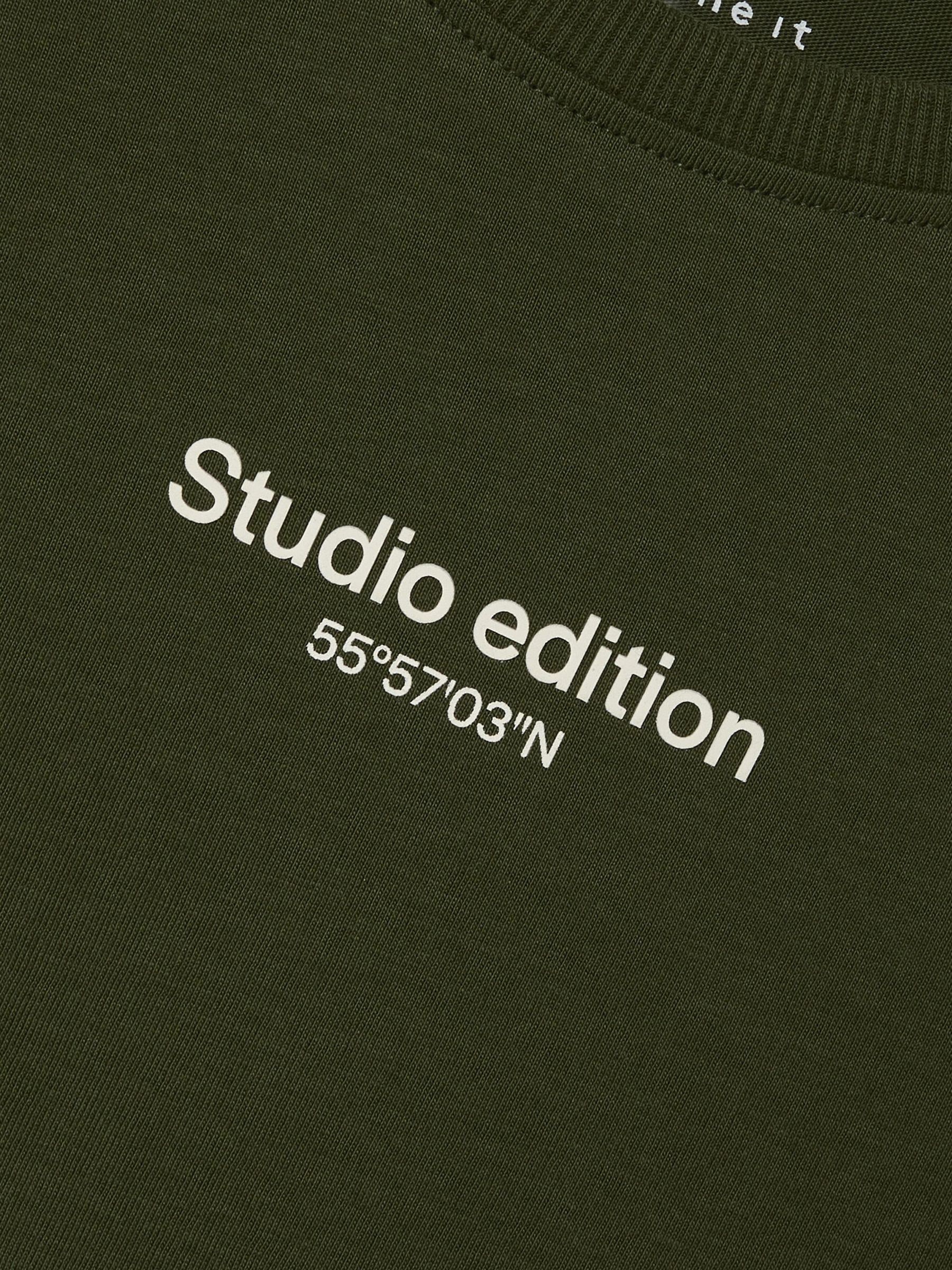 Name It T-Shirt »NKMBRODY SS NREG TOP NOOS« mit dezentem 3D-Frontmotiv