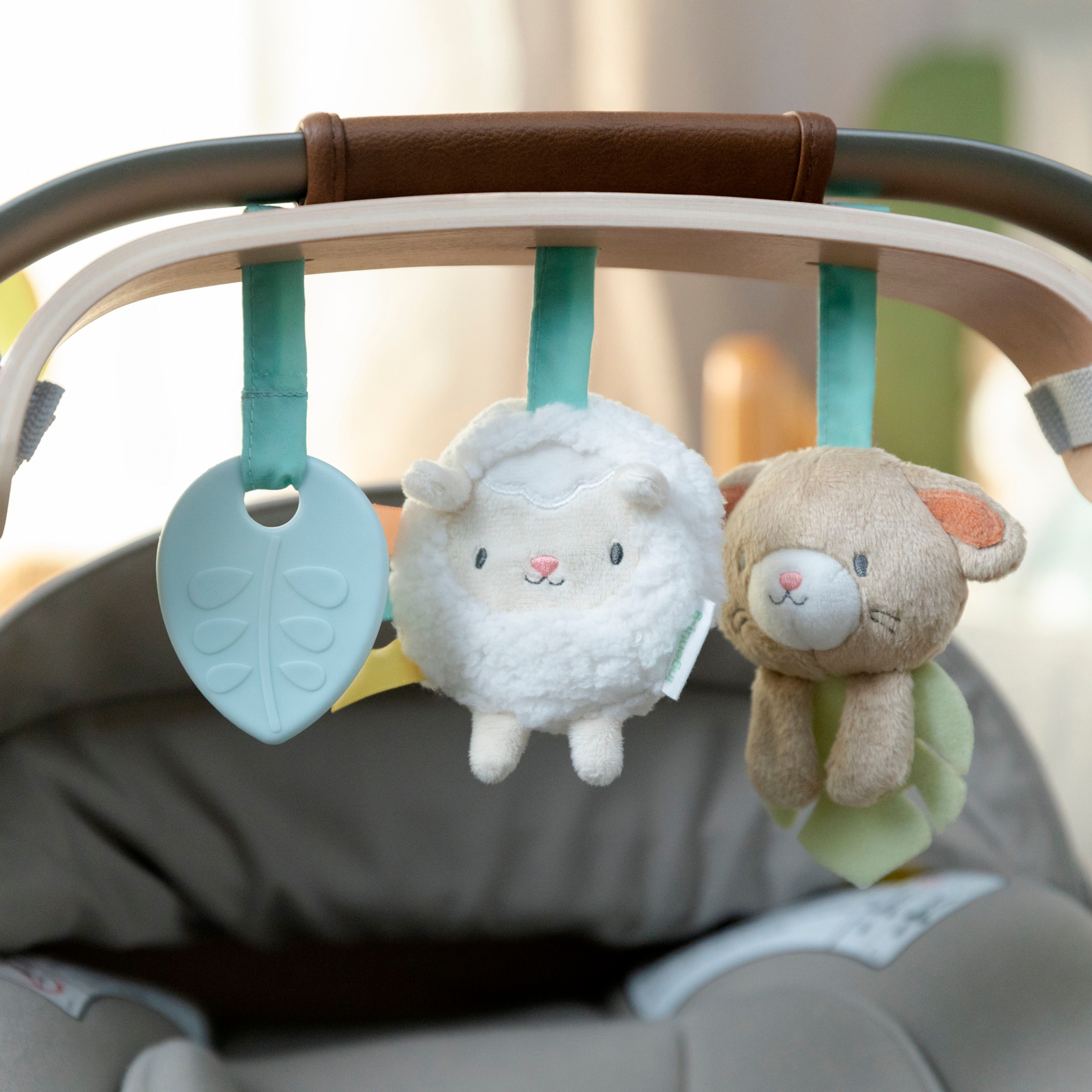 ingenuity Kinderwagenkette »Wonder & Wood Carrier Toybar«
