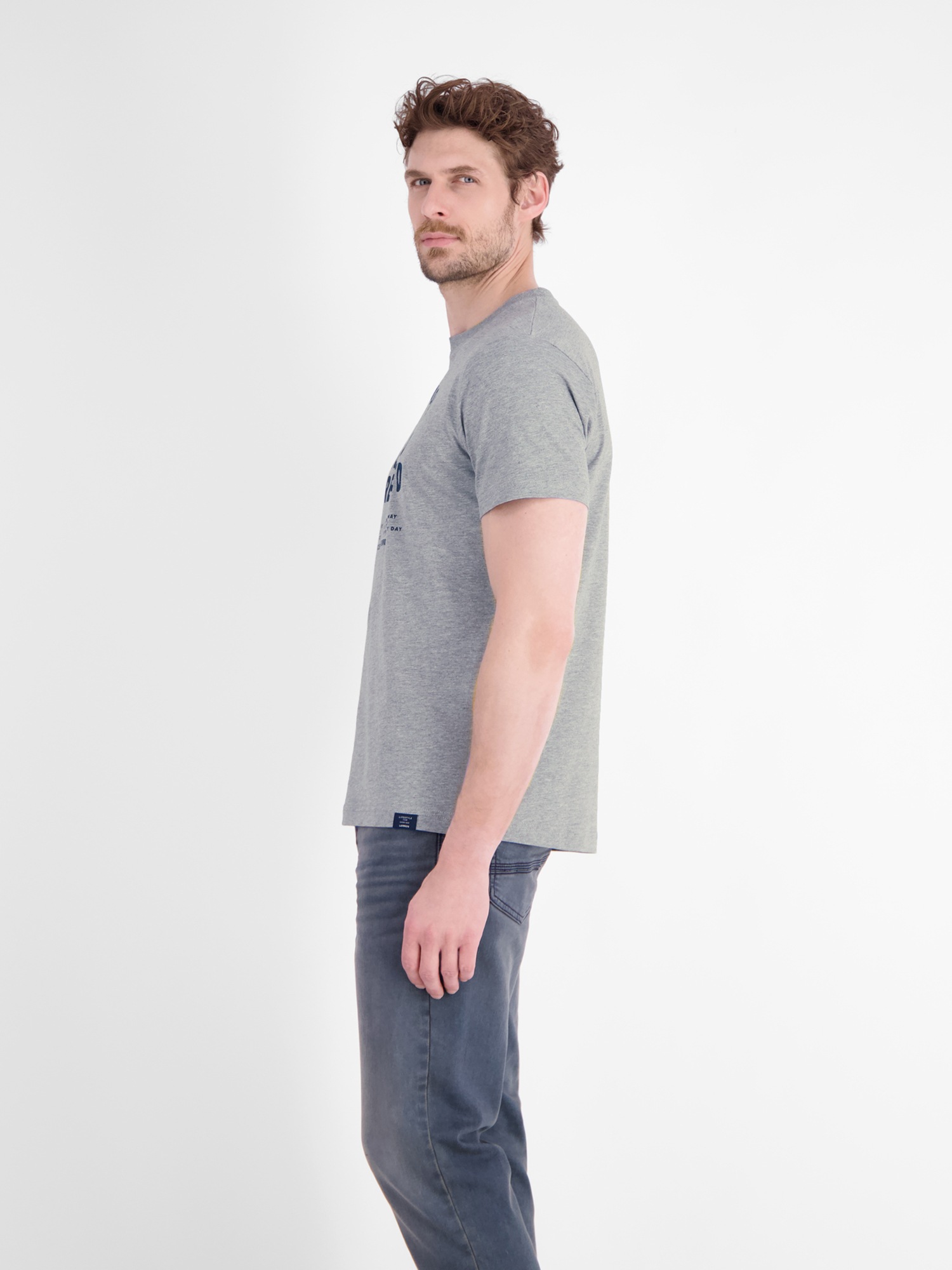 LERROS Rundhalsshirt »T-Shirt aus reiner Baumwolle mit lässigem Slogan-Print«