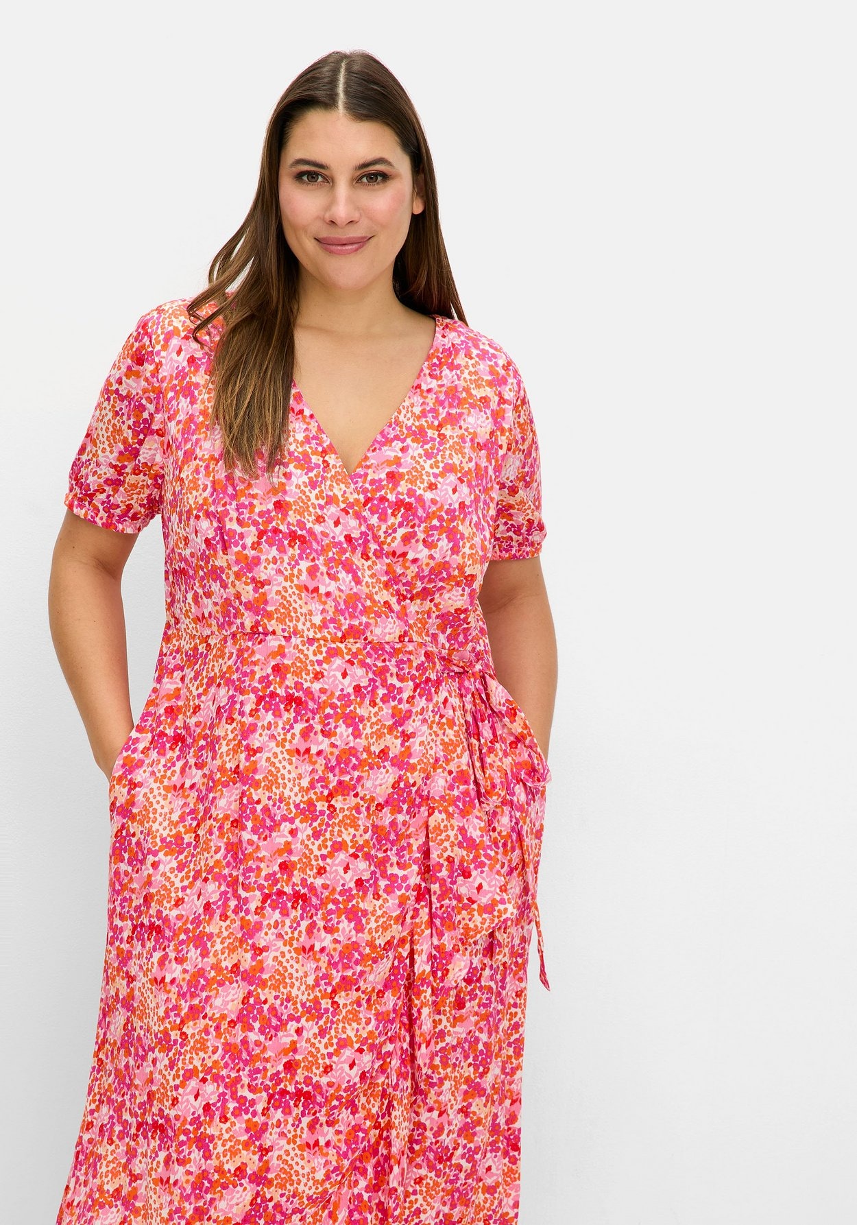 Sheego Sommerkleid »Midikleid in Wickeloptik, mit Blümchenprint«