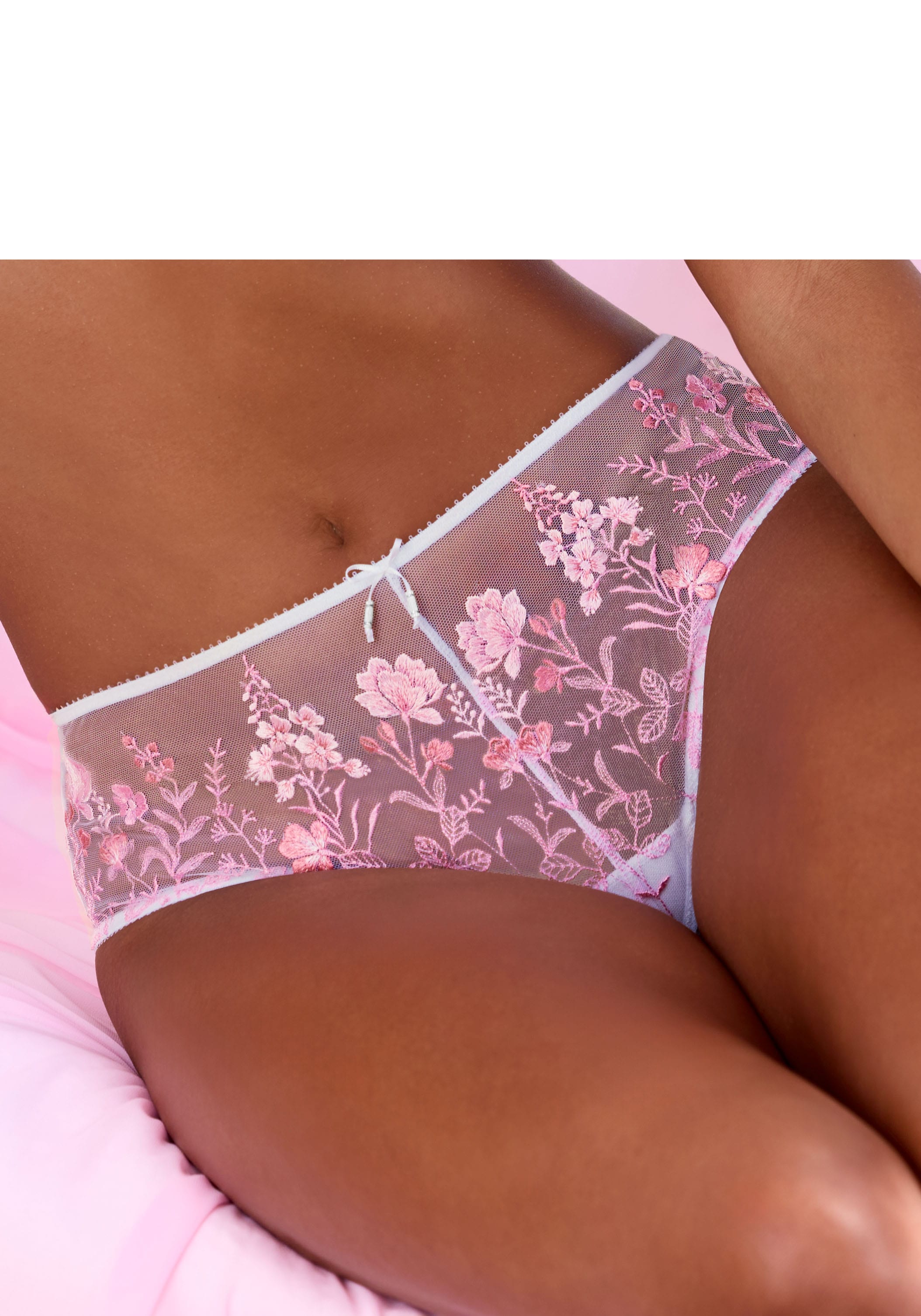 LASCANA Stringpanty »Maria« mit bunten Blumen aus Stickereispitze