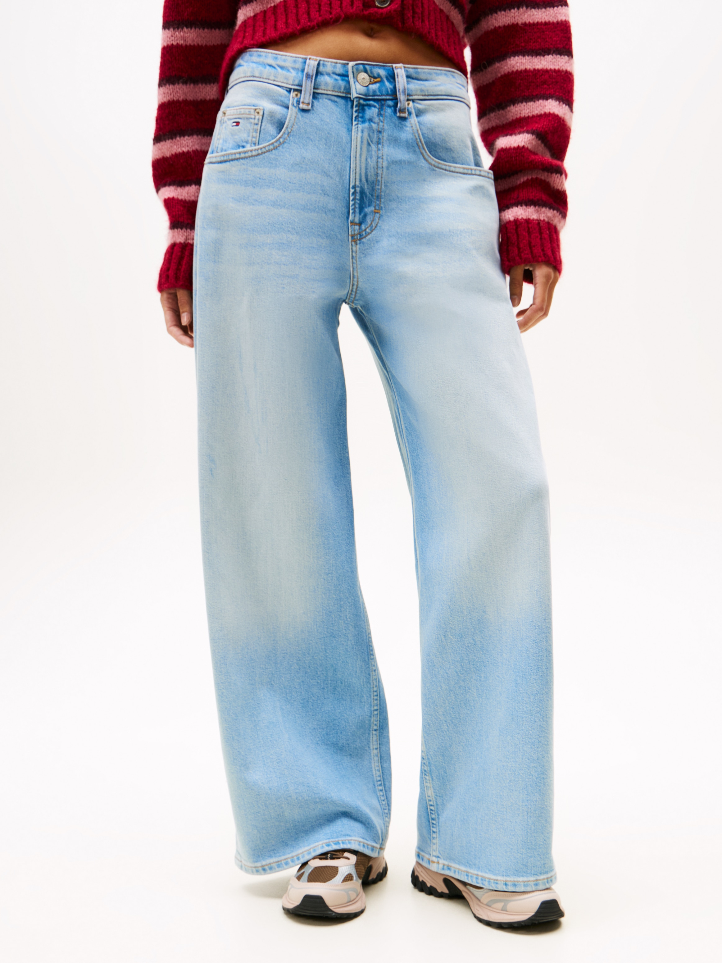 Tommy Jeans Loose-fit-Jeans »CHARLIE MR LOOSE WD«, mit Logostickerei