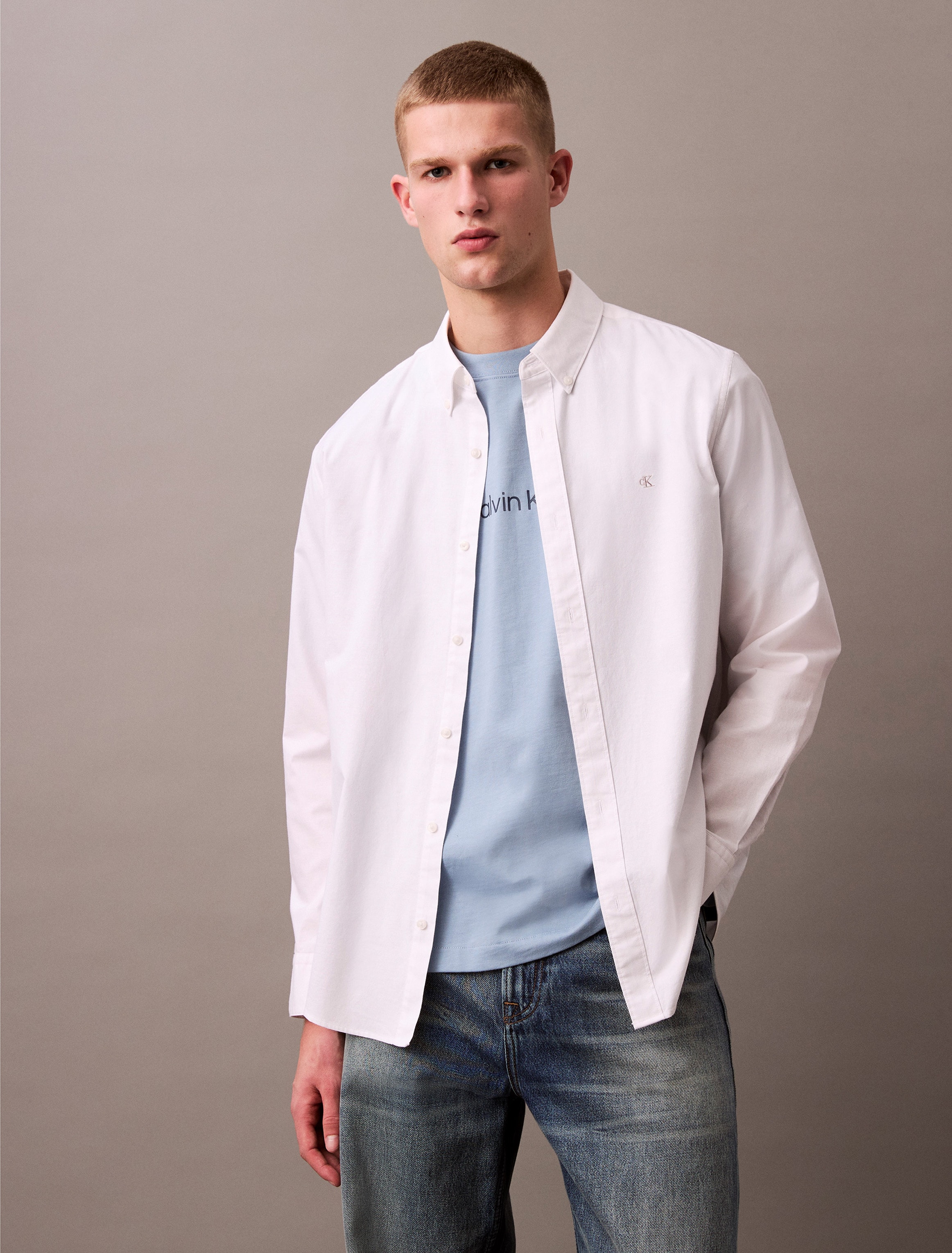 Calvin Klein Jeans Langarmhemd »LS SOLID OXFORD CLASSIC SHIRT«, Mit Rundhalsausschnitt