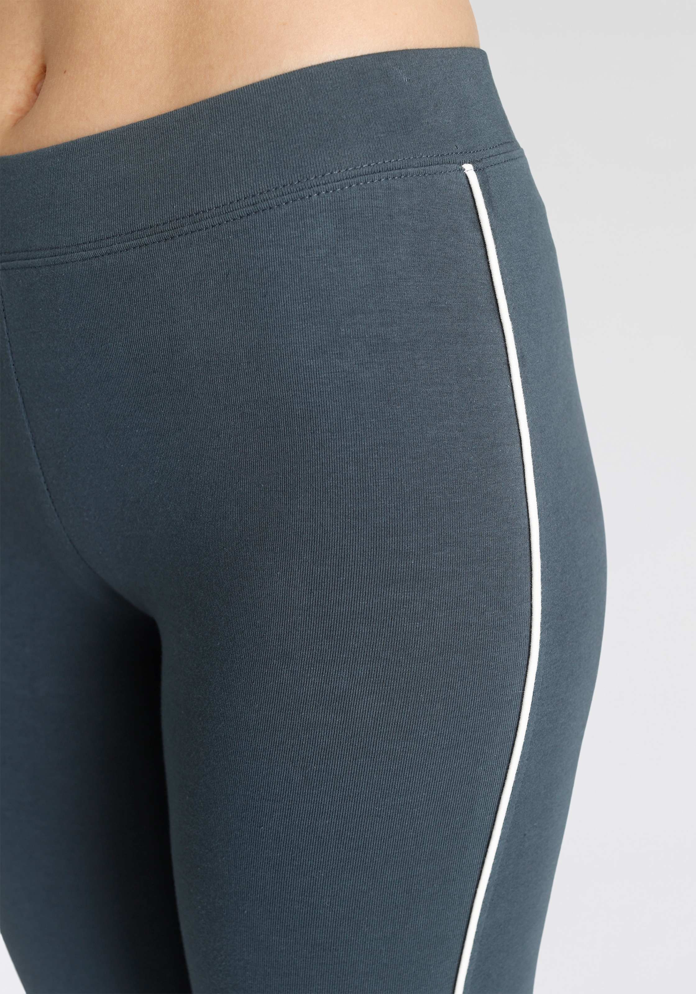 H.I.S Leggings, mit weißer Kontrastpaspel, Loungewear