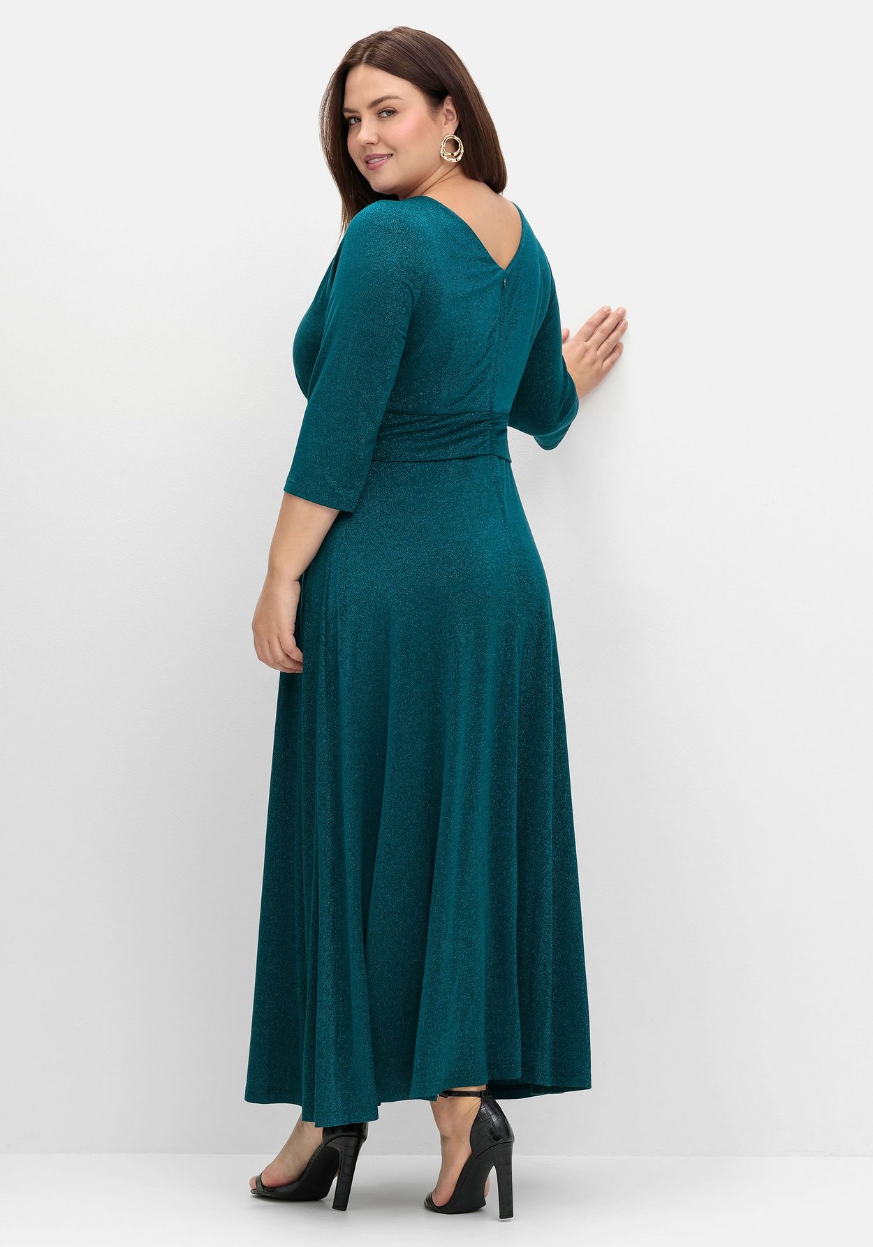 Sheego Cocktailkleid »Abendkleid aus Jersey, im Glitzer-Look«