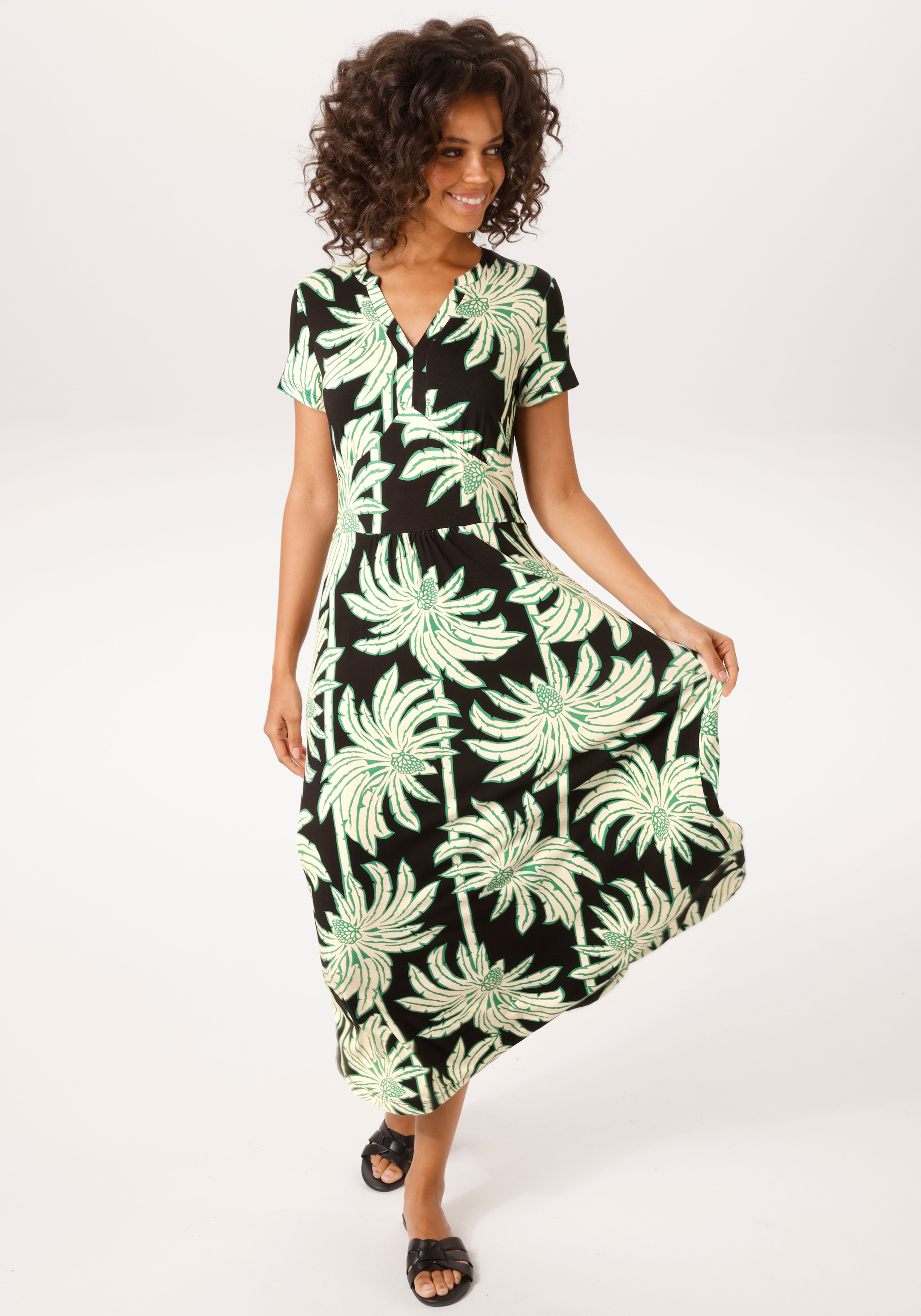 Aniston CASUAL Sommerkleid mit großflächigen, grafischen Palmen bedruckt - NEUE KOLLEKTION