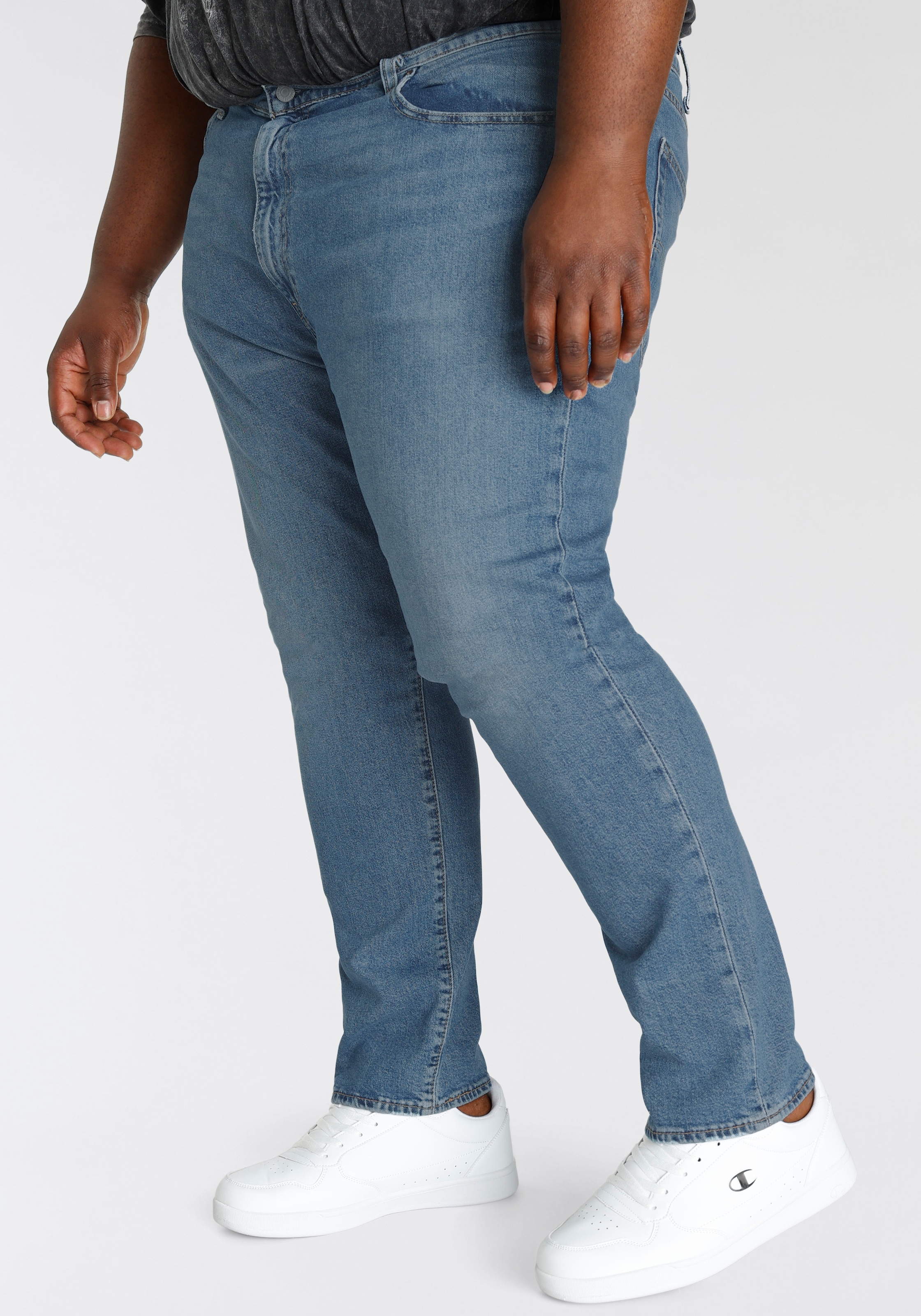 Levi's® Plus Tapered-fit-Jeans »512«, in authentischer Waschung