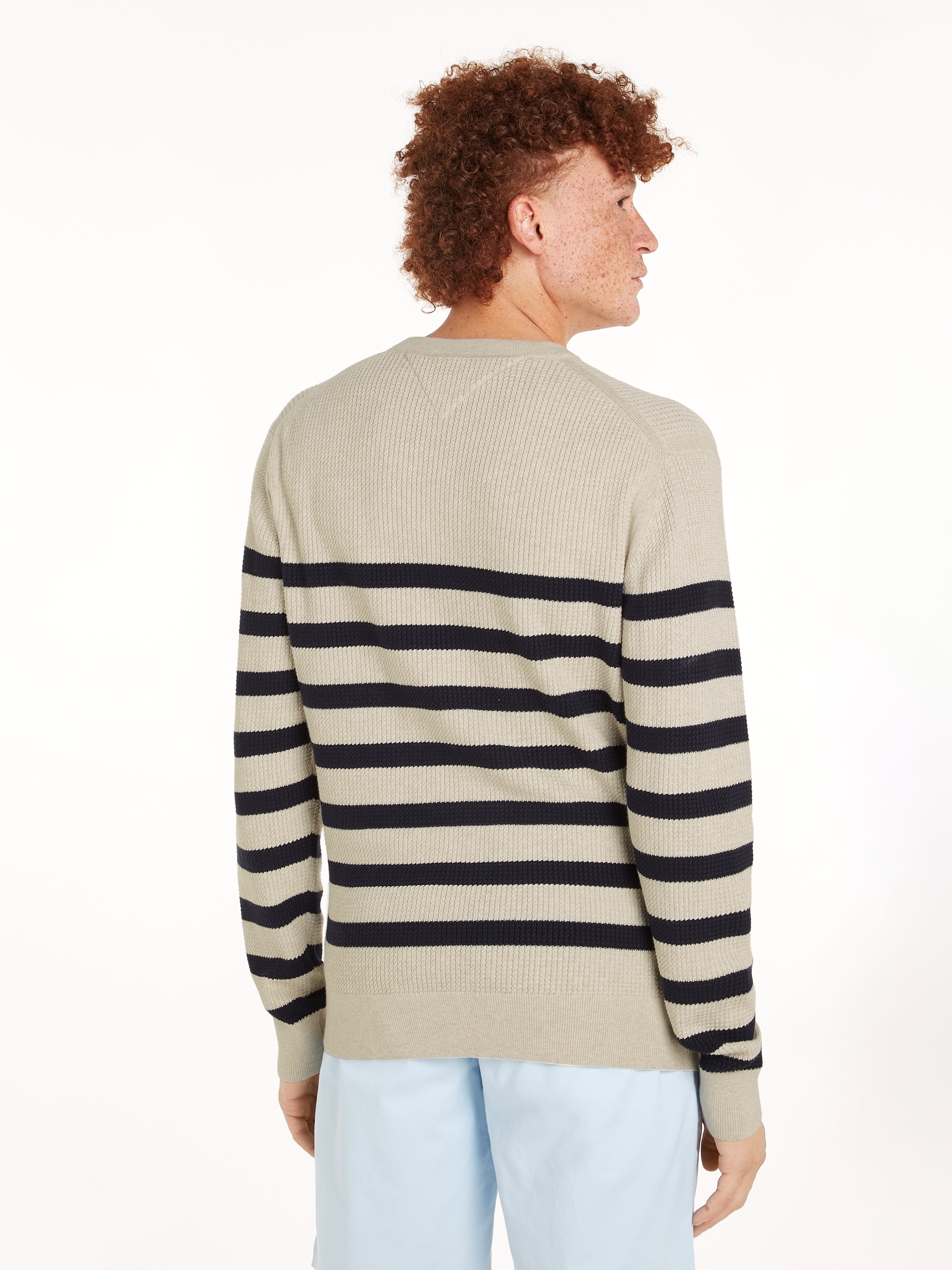 Tommy Hilfiger Strickpullover »STRUCTURE CREW NK«, mit kontrastfarbenen Streifen