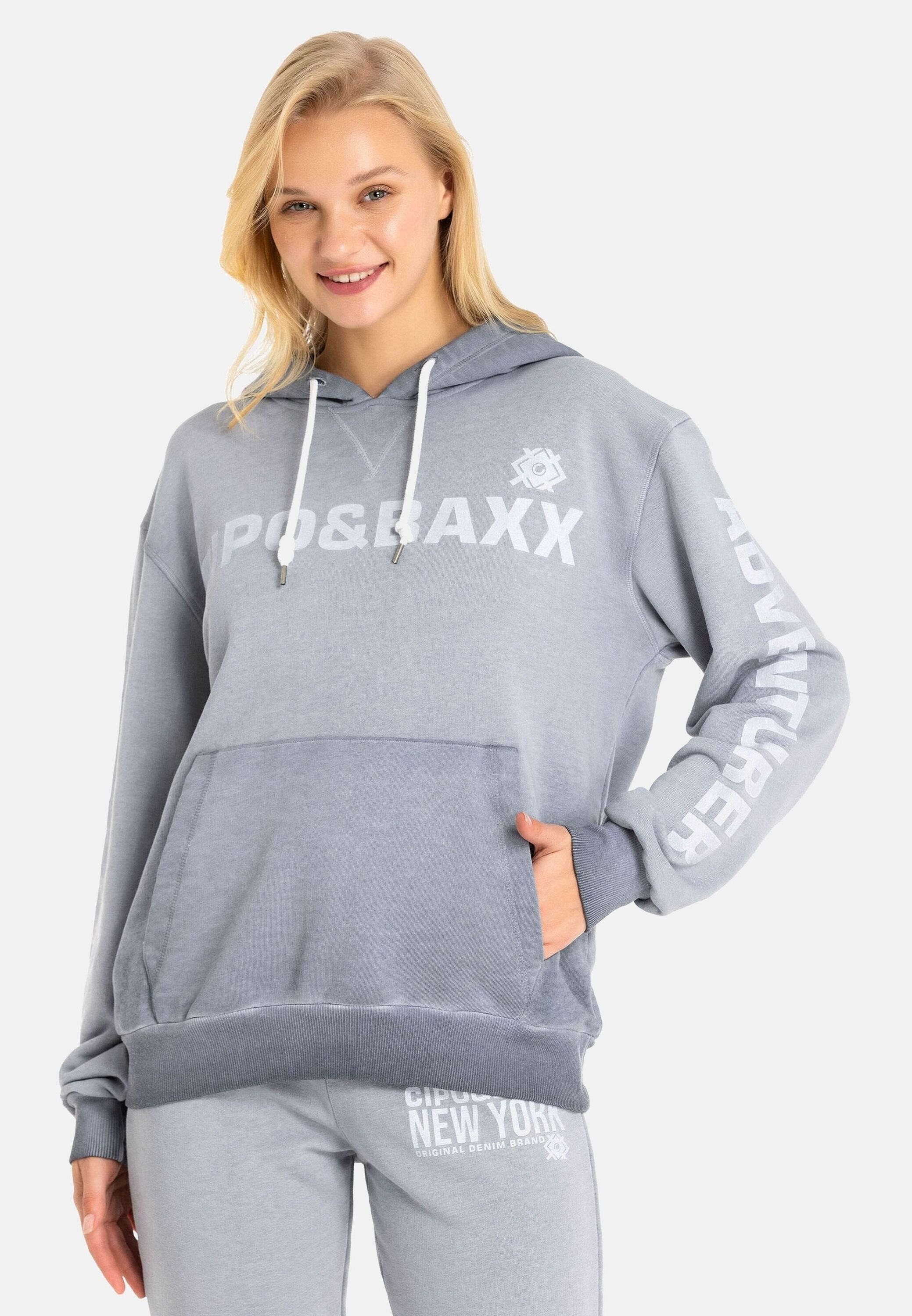 Cipo & Baxx Trainingsanzug »Cipo & Baxx Trainingsanzug« 2 im modischen Design, WLR148