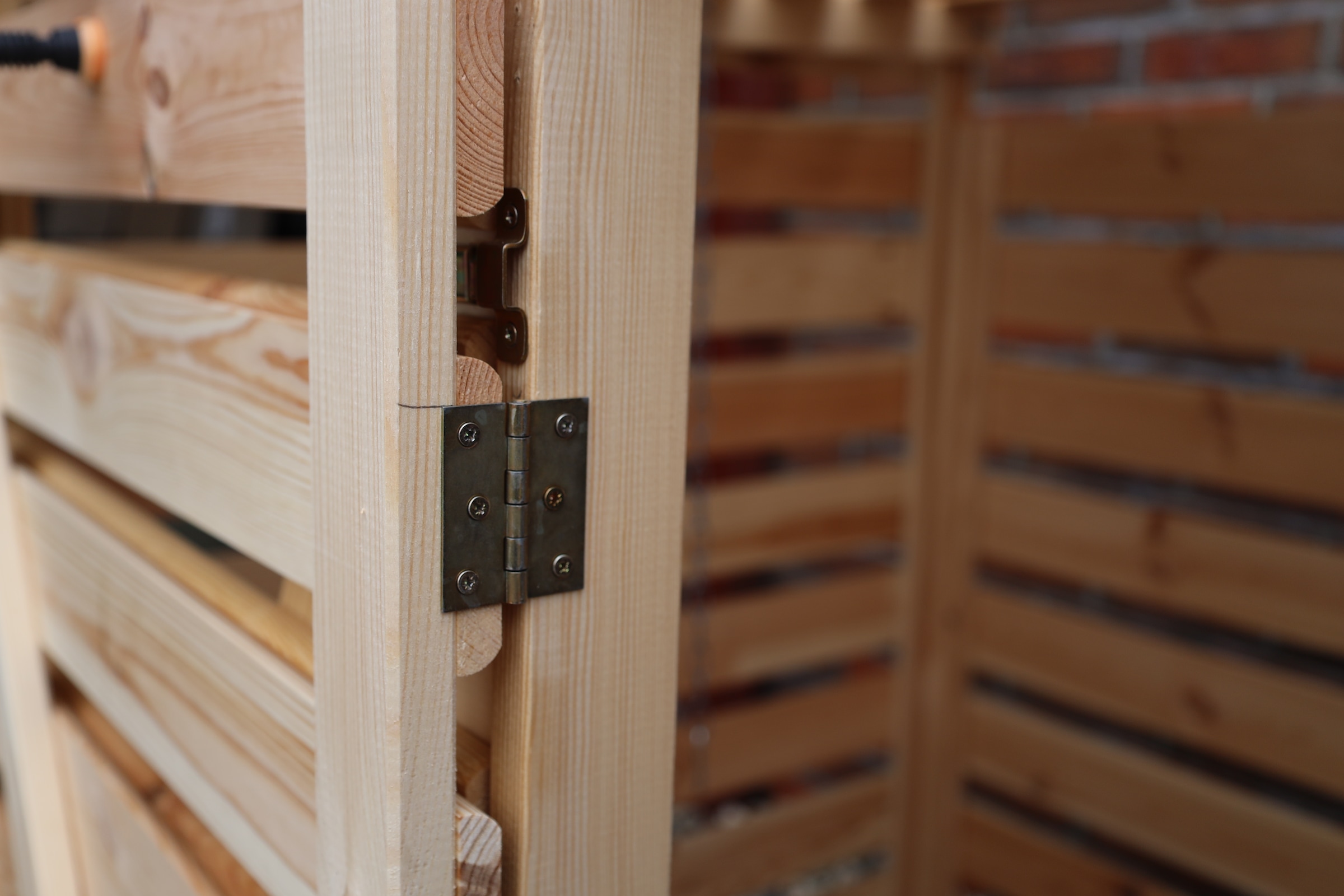 promadino Mülltonnenbox »Vario III« für 3 Tonnen, robust aus zertifiziertem Kiefernholz