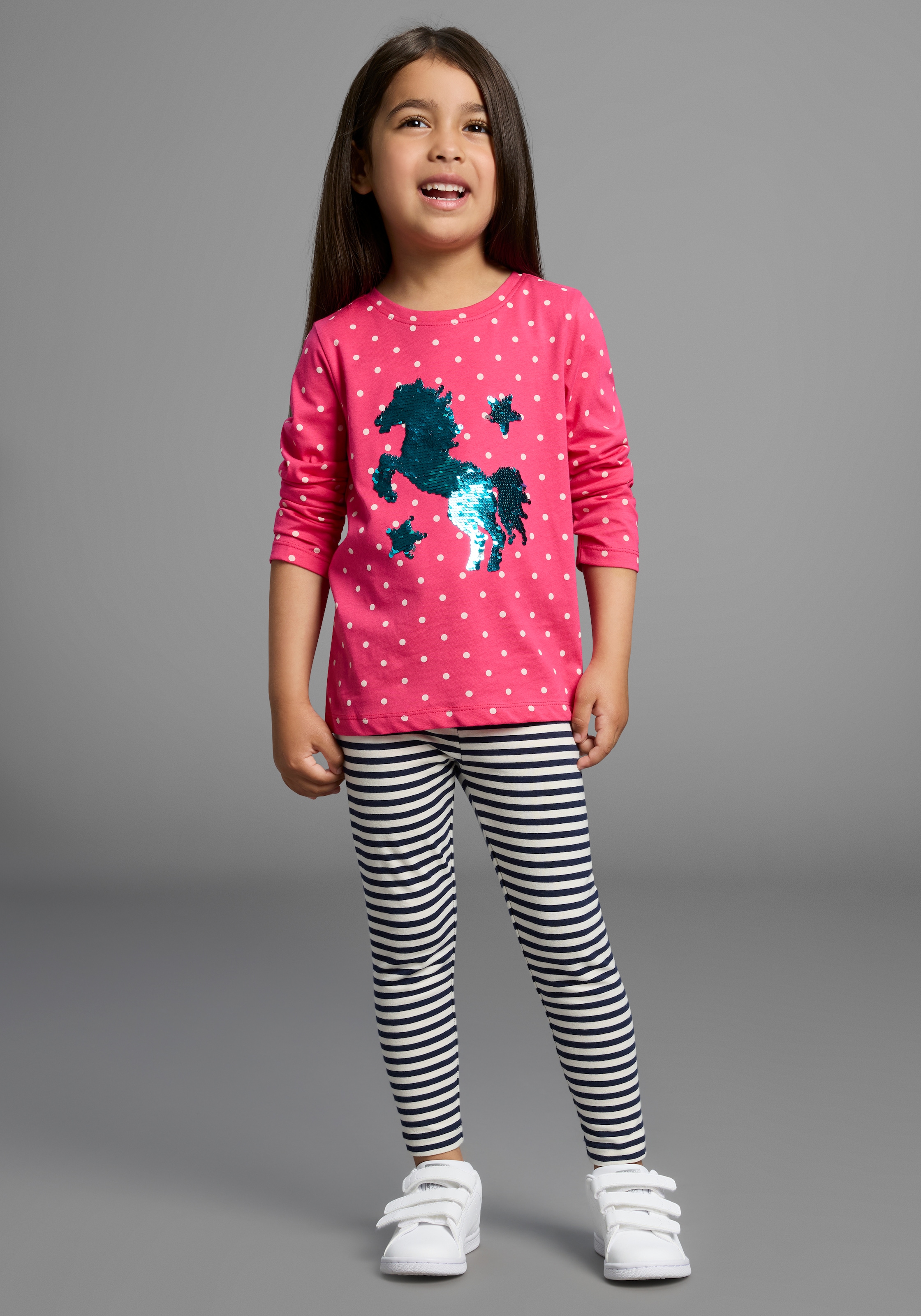 KIDSWORLD Langarmshirt »für kleine Mädchen«, Langarm, Basic-Passform, bedruckt, Rundhalsausschnitt