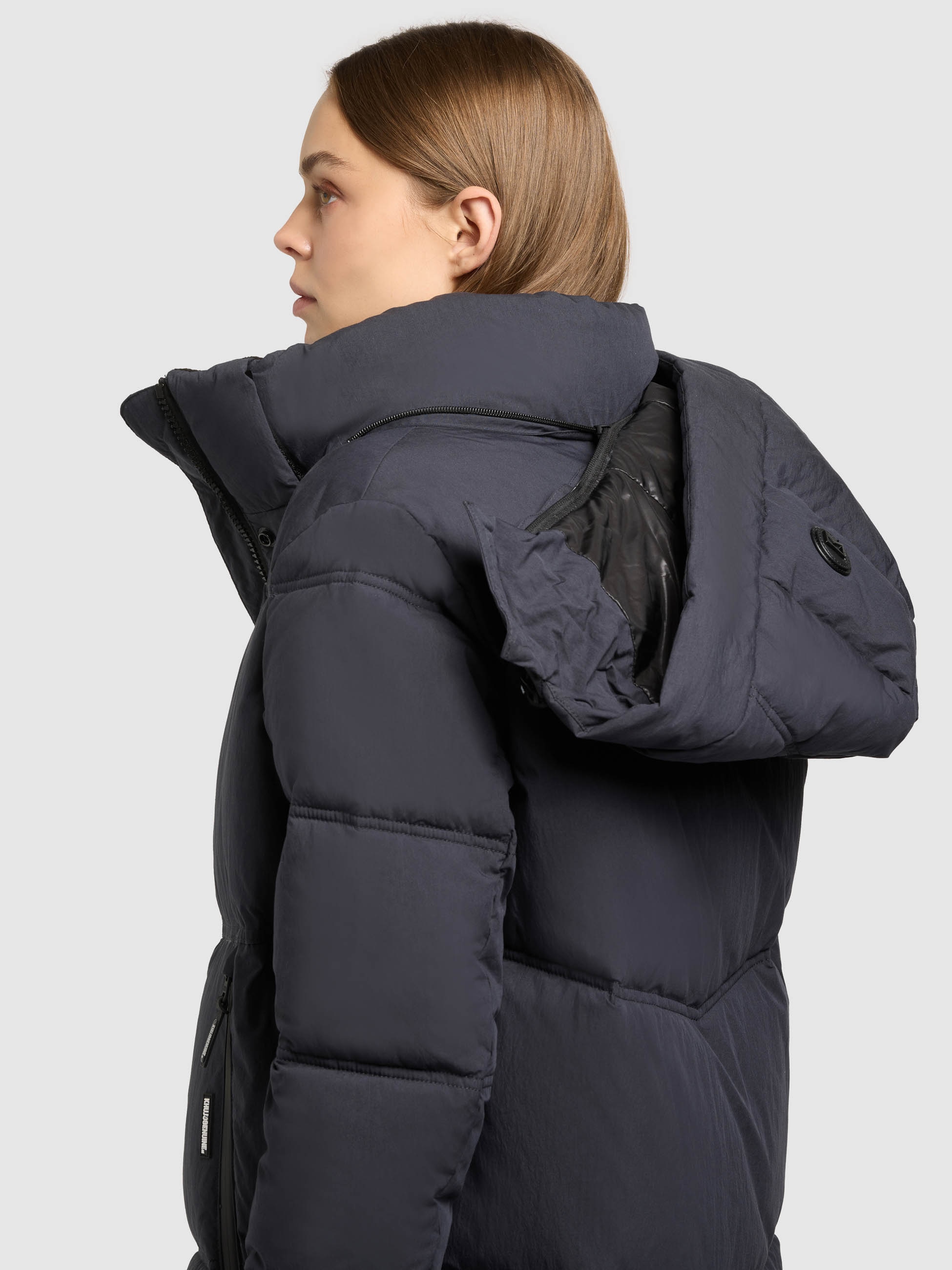 khujo Steppmantel »RITZ«, praktische Seitenschlitze mit Reißverschluss, abnehmbare Kapuze
