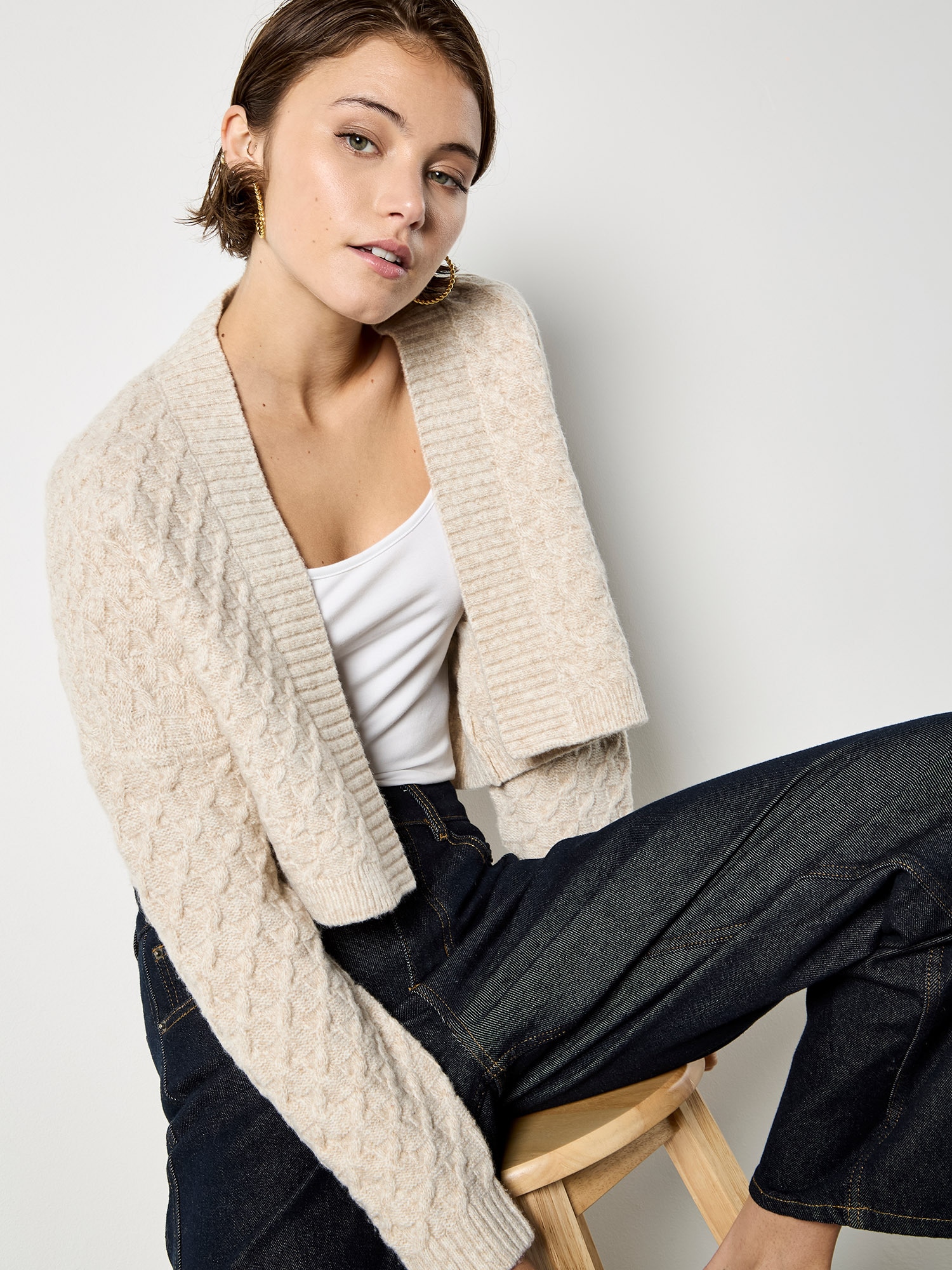 Apricot Strickjacke »Strickjacke« mit Wickelausschnitt und Zopfmuster
