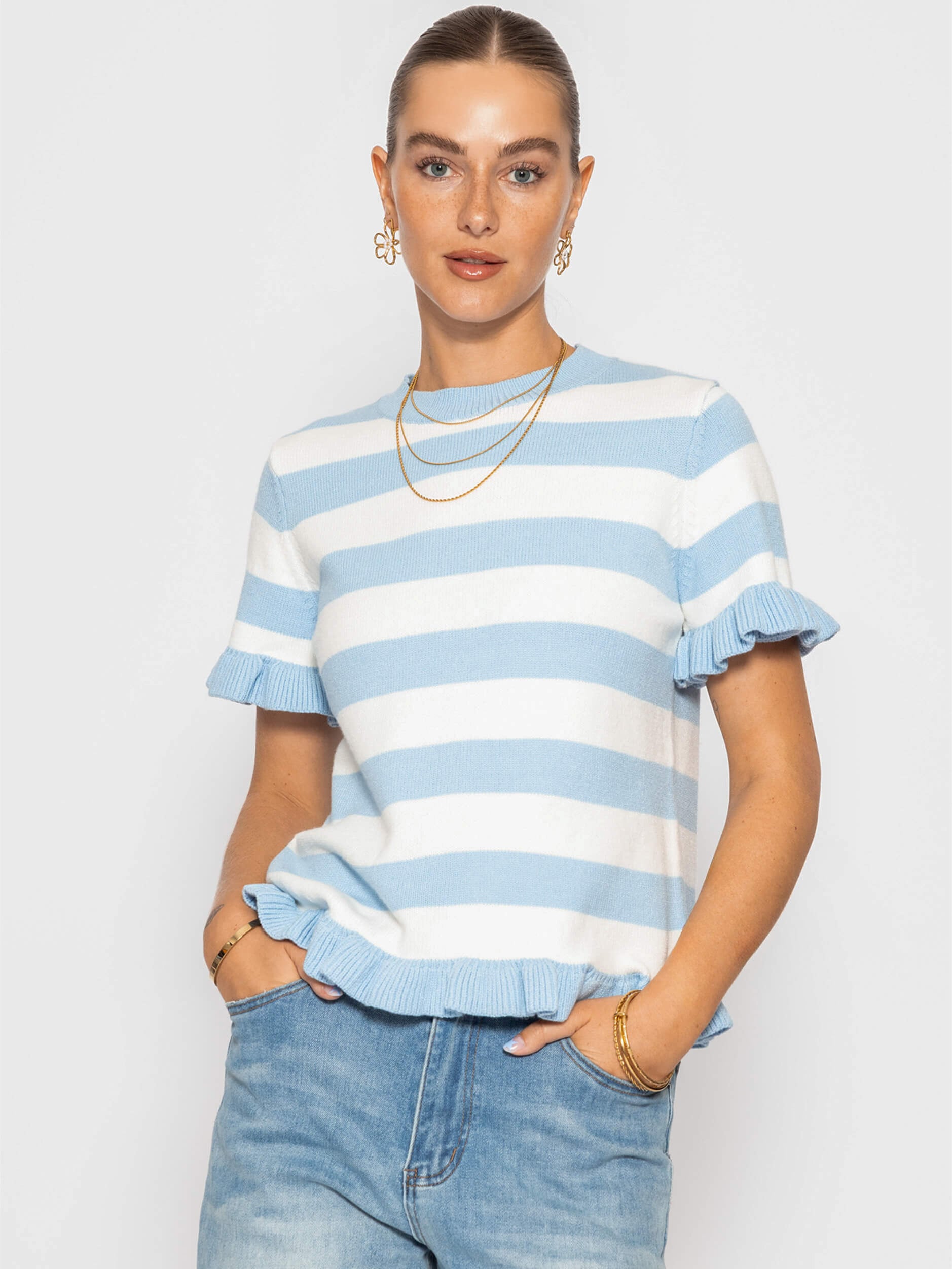 SASSYCLASSY Kurzarmpullover »Gestreifter Kurzarm-Pullover mit Volants« Verspieltes Shirt aus Strick im geraden Schnitt mit Rundhals
