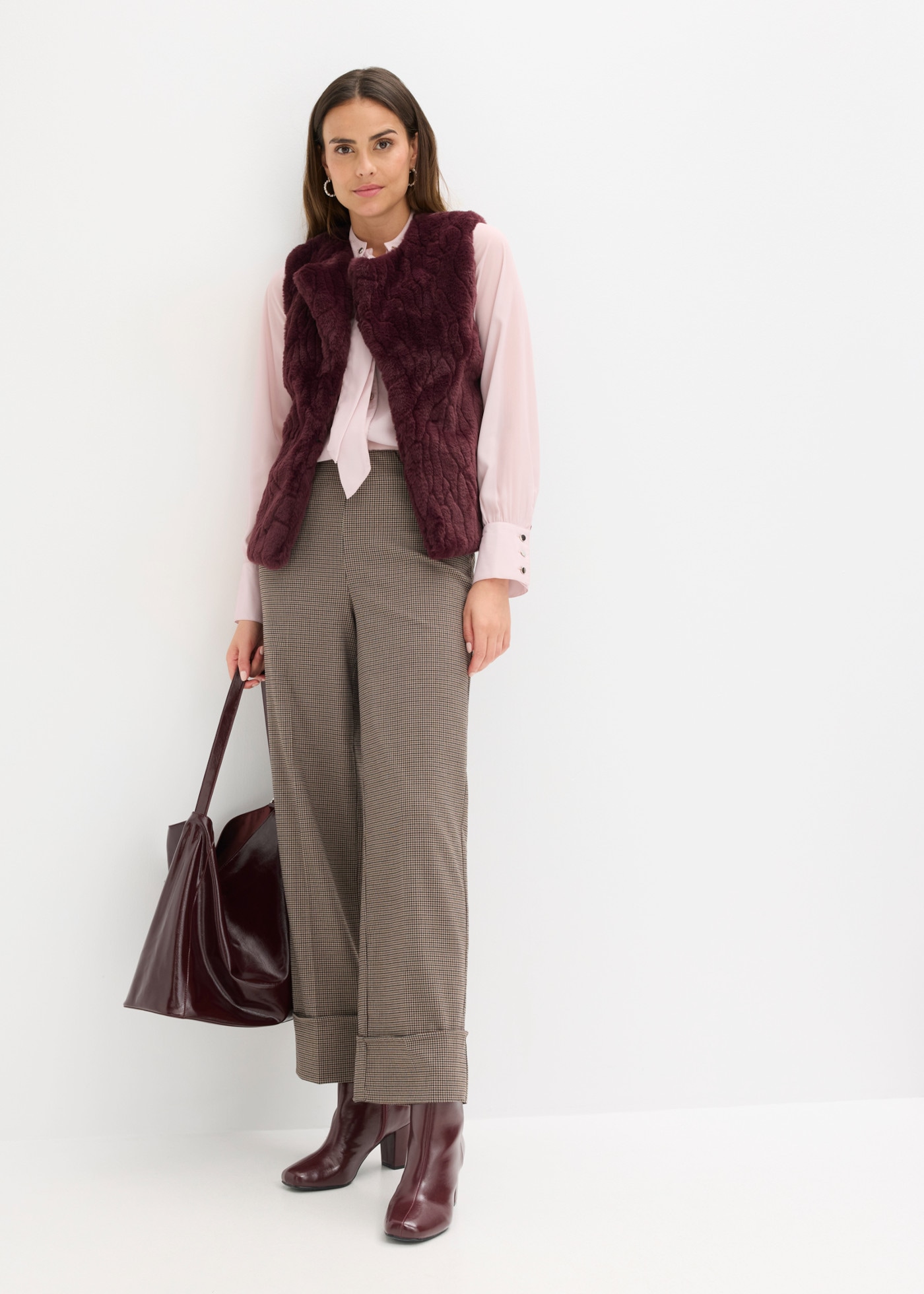 bonprix Fellimitatweste mit gerader Passform, aus Polyester