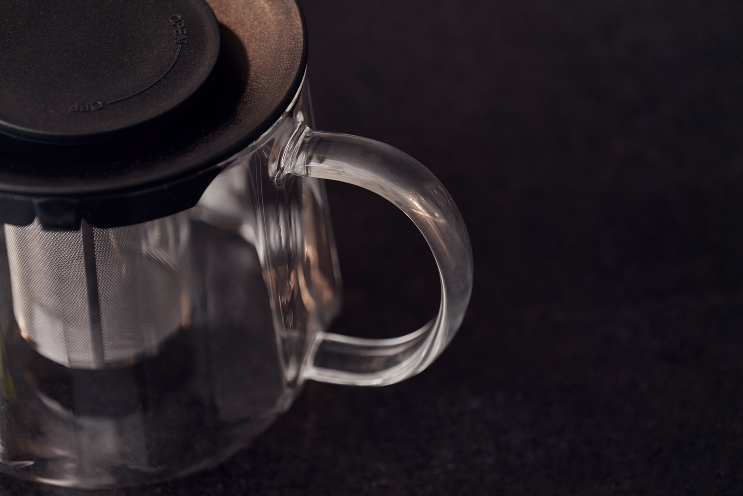 RESTO Kitchenware Teekanne »Ain, hitzebeständige Glaskanne im 3D Design, Höhe ca. 12 cm« 1 l 4 Stk. tlg. mit herausnehmbarem Filtersieb aus Edelstahl, im Geschenkkarton