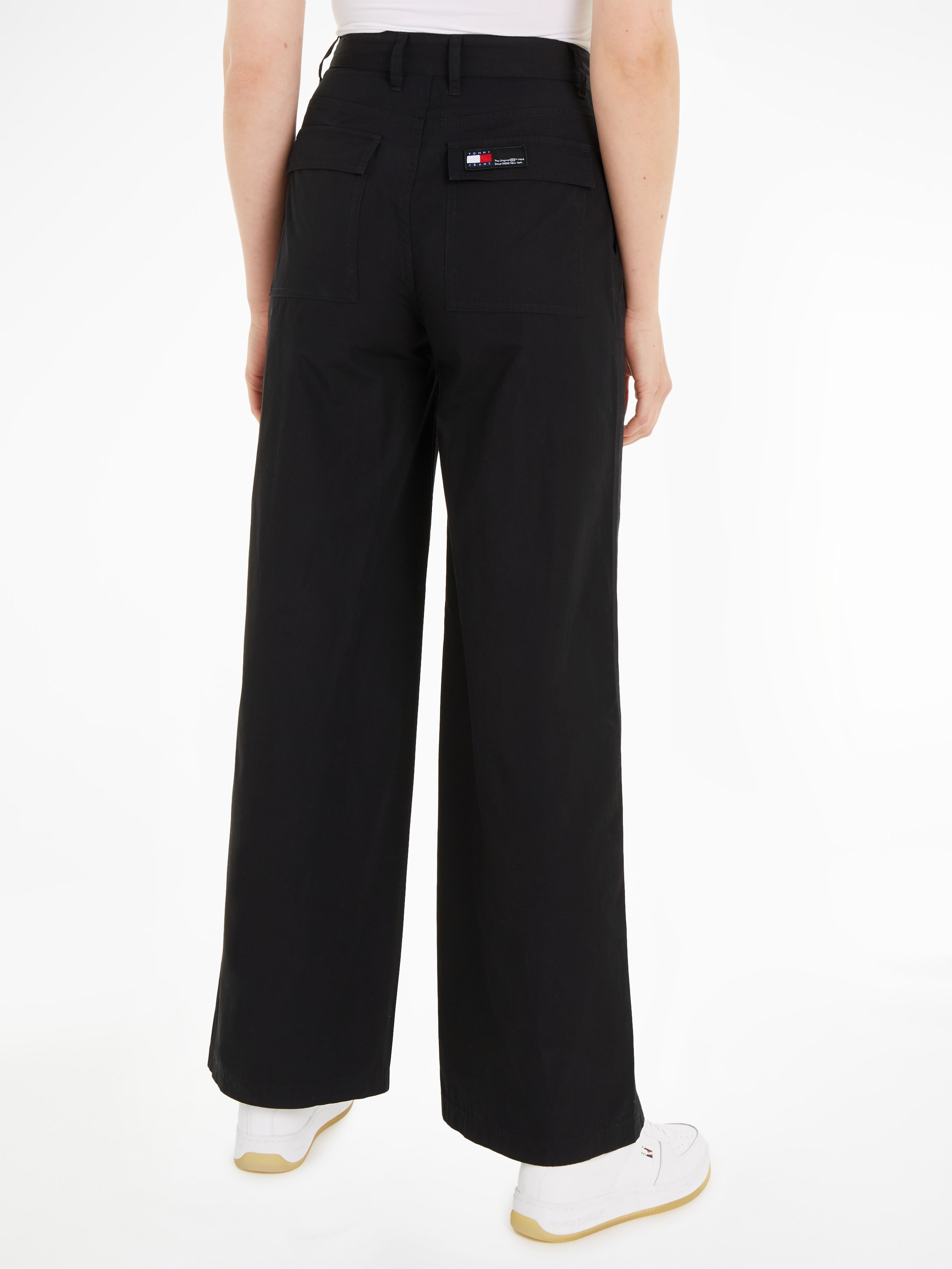 Tommy Jeans Cargohose »TJW CLAIRE HR WIDE CARGO PANT«, mit Logopatch