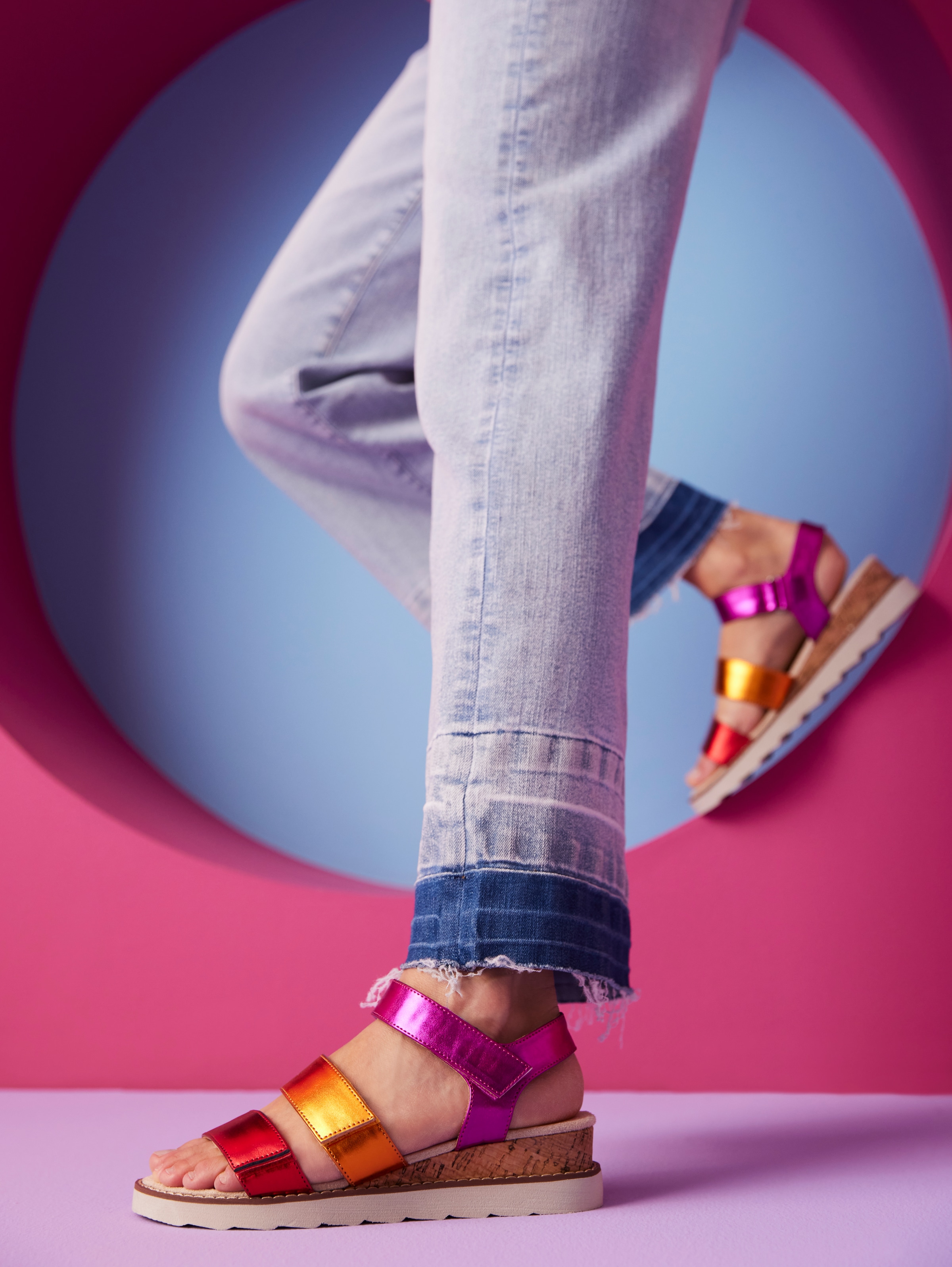 Aniston SHOES Keilsandalette  , Sandale, Sommerschuh, Klettschuh, Metallic-Optik - NEUE KOLLEKTION