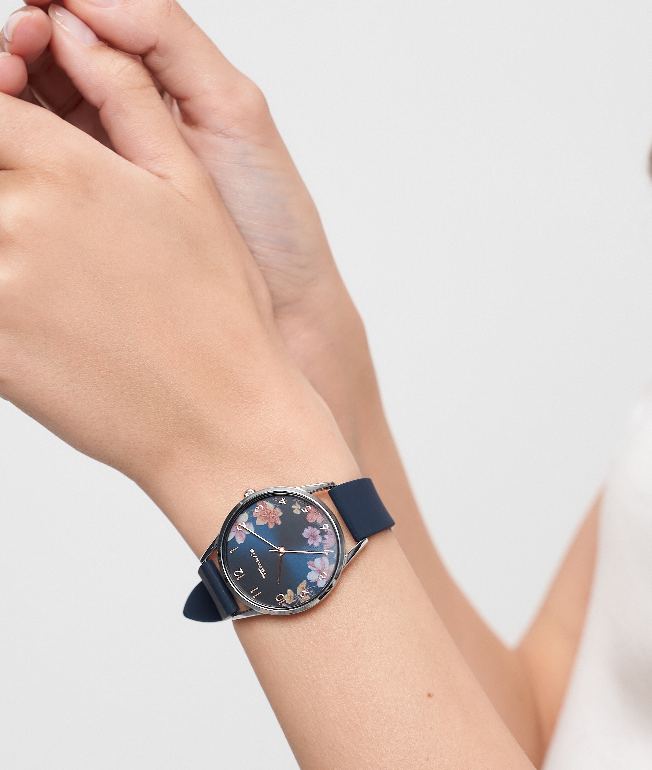 Tamaris Quarzuhr Armbanduhr, Damenuhr, Silikonarmband, analog