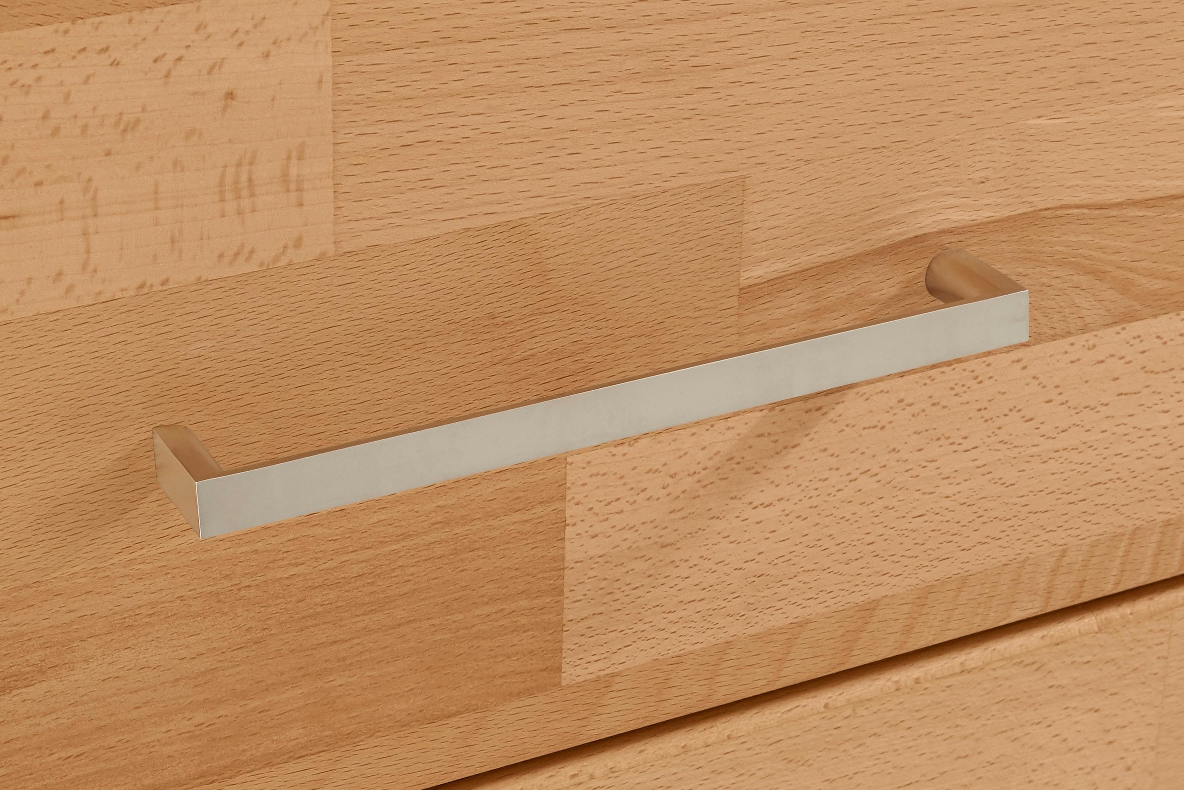 Home affaire Highboard »Ribe,130cm breit145cm hoch,Fronten Massivholz,12 Fächer«, Korpus aus Holzwerkstoff, Metall Griffe,Böden versetzbar