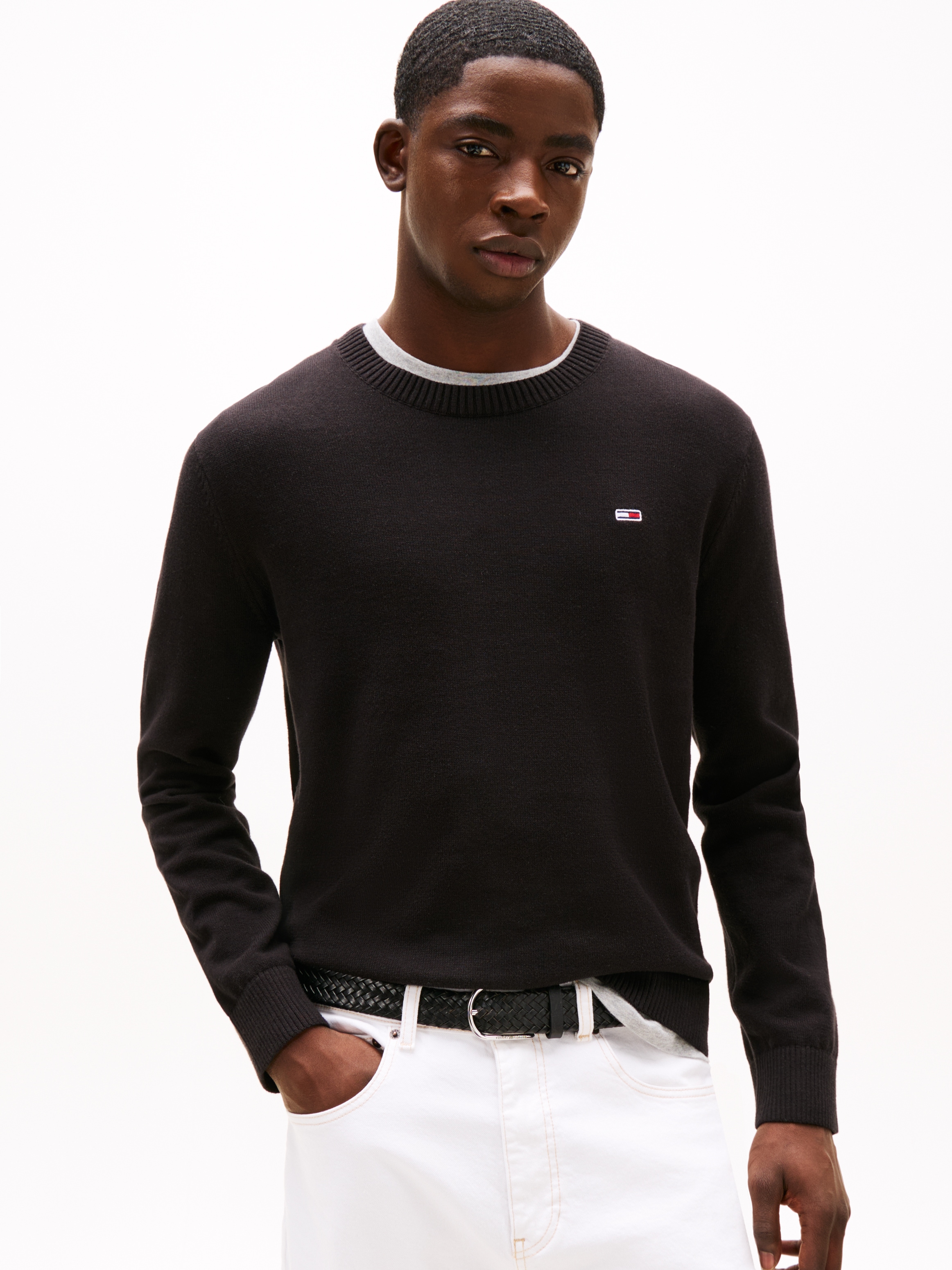 Tommy Jeans Rundhalspullover »TJM SLIM ESSENTIAL LIGHT SWEATER«, mit Flag-Patch