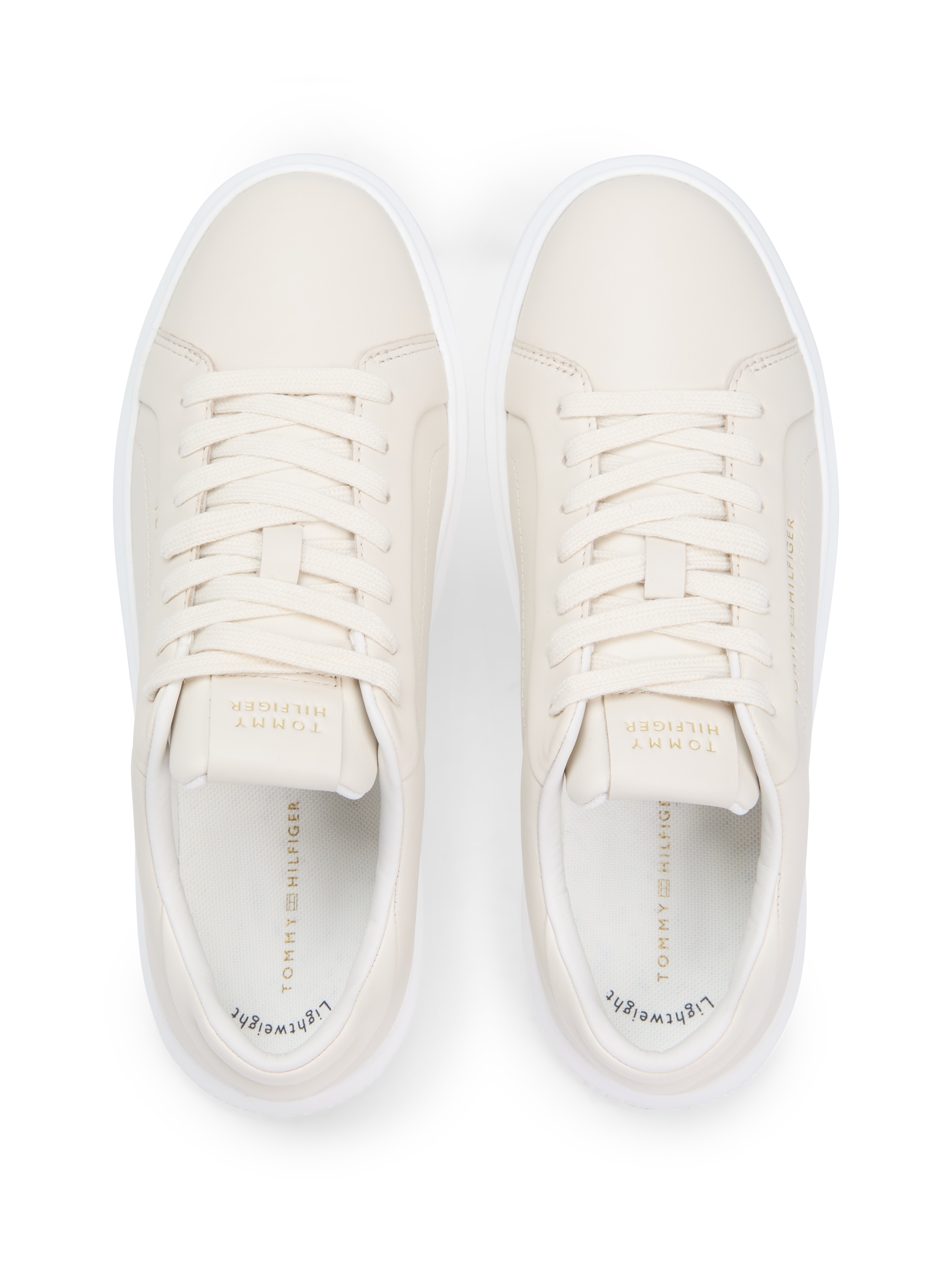 Tommy Hilfiger Plateausneaker »ICON COURT LIGHT WEIGHT SHINNY«  Freizeitschuh, Halbschuh, Schnürer mit TH-Logo  - klein ausfallend