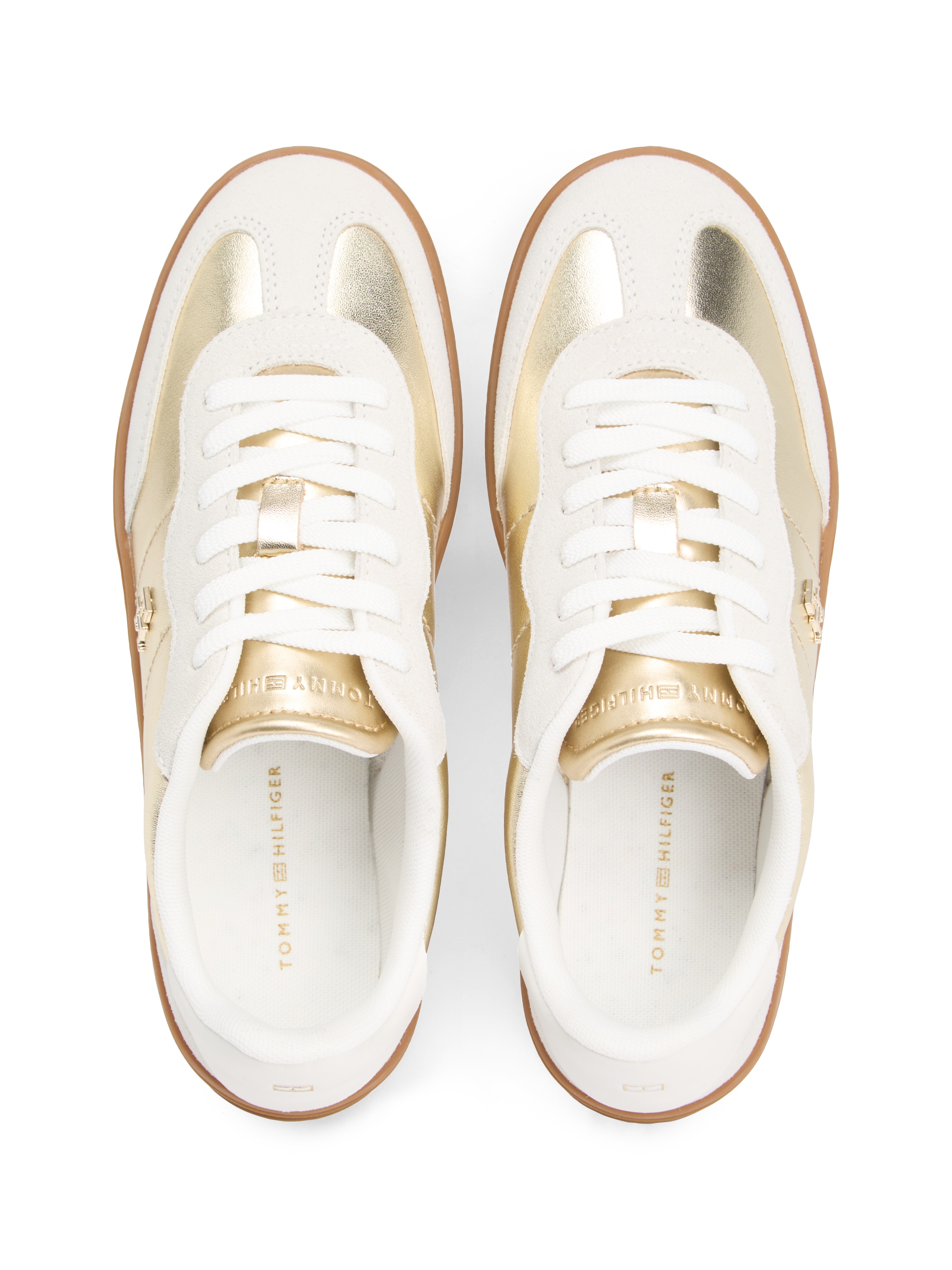 Tommy Hilfiger Plateausneaker »MU JACKIE METALLIC«  , Freizeitschuh, Halbschuh, Schnürschuh im glänzenden Metallic-Look