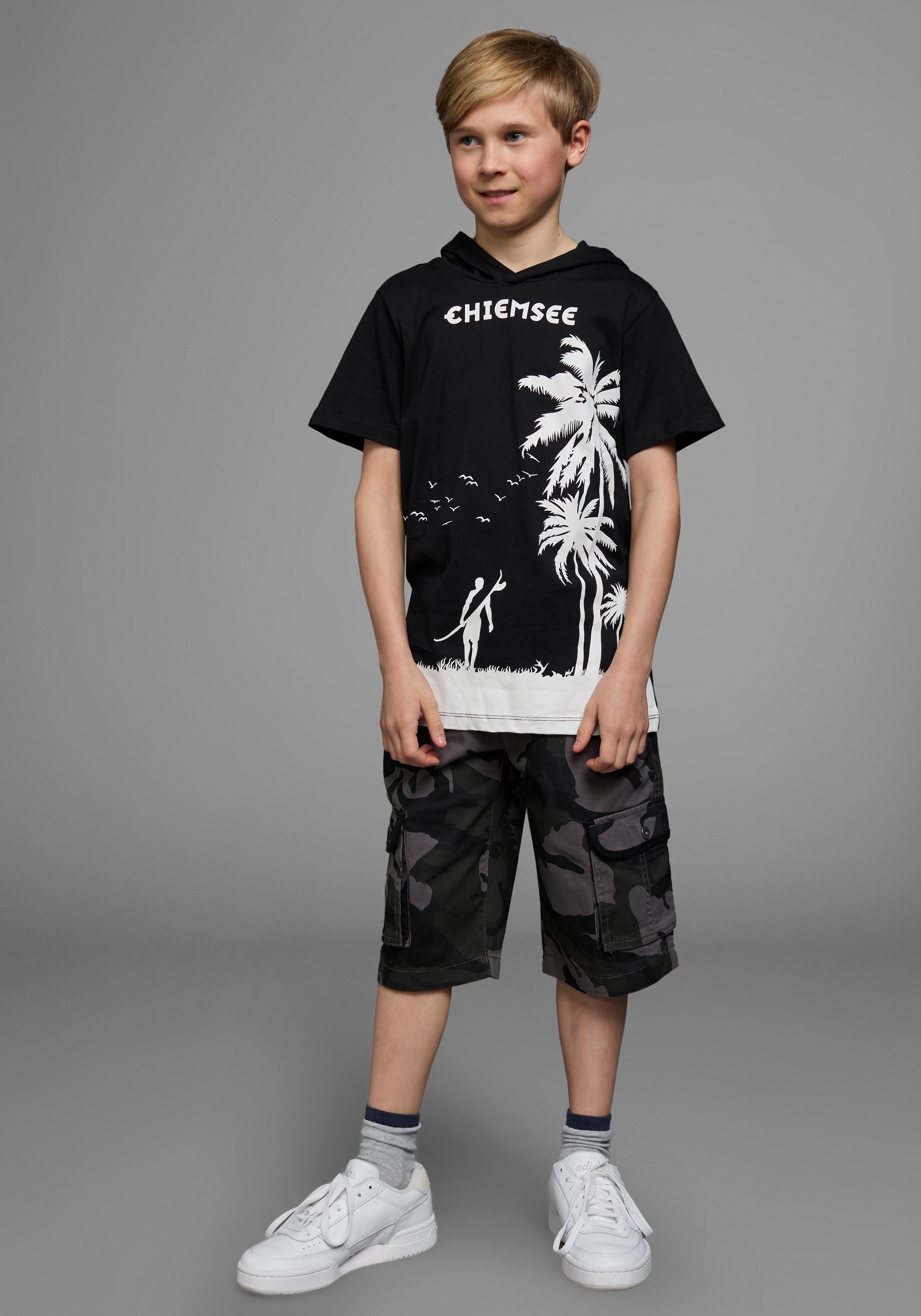 Chiemsee T-Shirt »mit Palmendruck«, kurzärmelig, bedruckt, mit Kapuze, aus Baumwolle, aus Jersey-Stoff