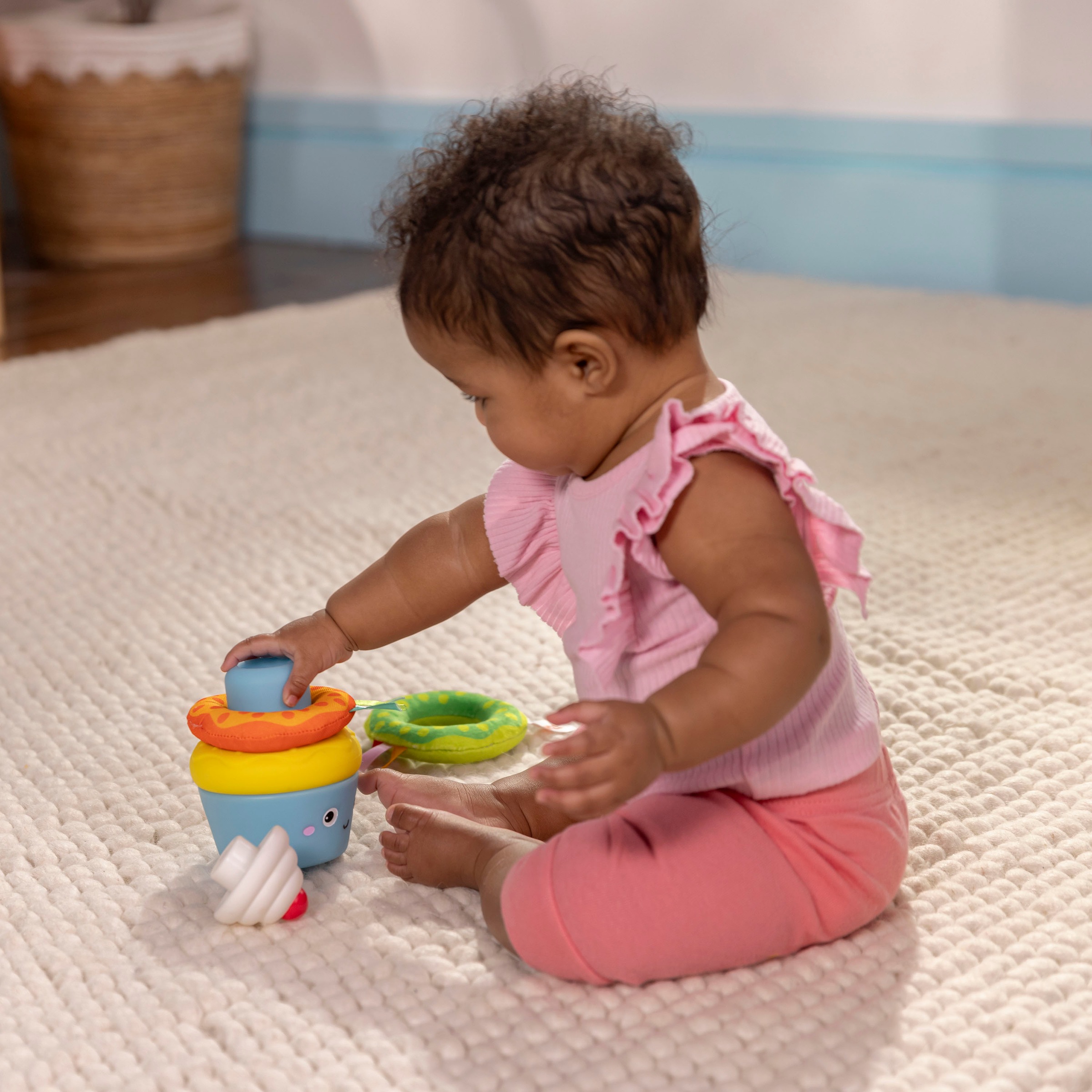 Bright Starts Stapelspielzeug »Cupcake Tower Stacking Toy with Teether«