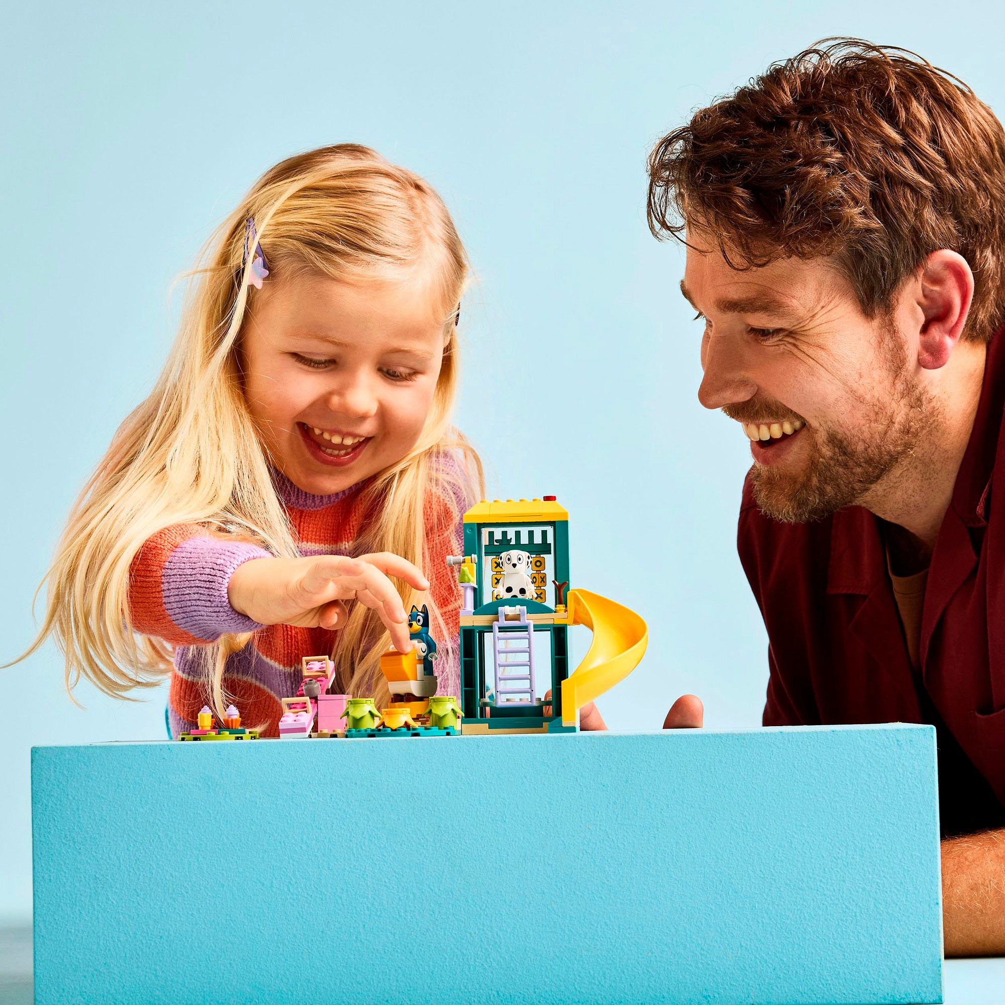LEGO® Konstruktionsspielsteine »Bluey und Chloe auf dem Spielplatz (11201), LEGO Bluey«, (104 St.), Made in Europe
