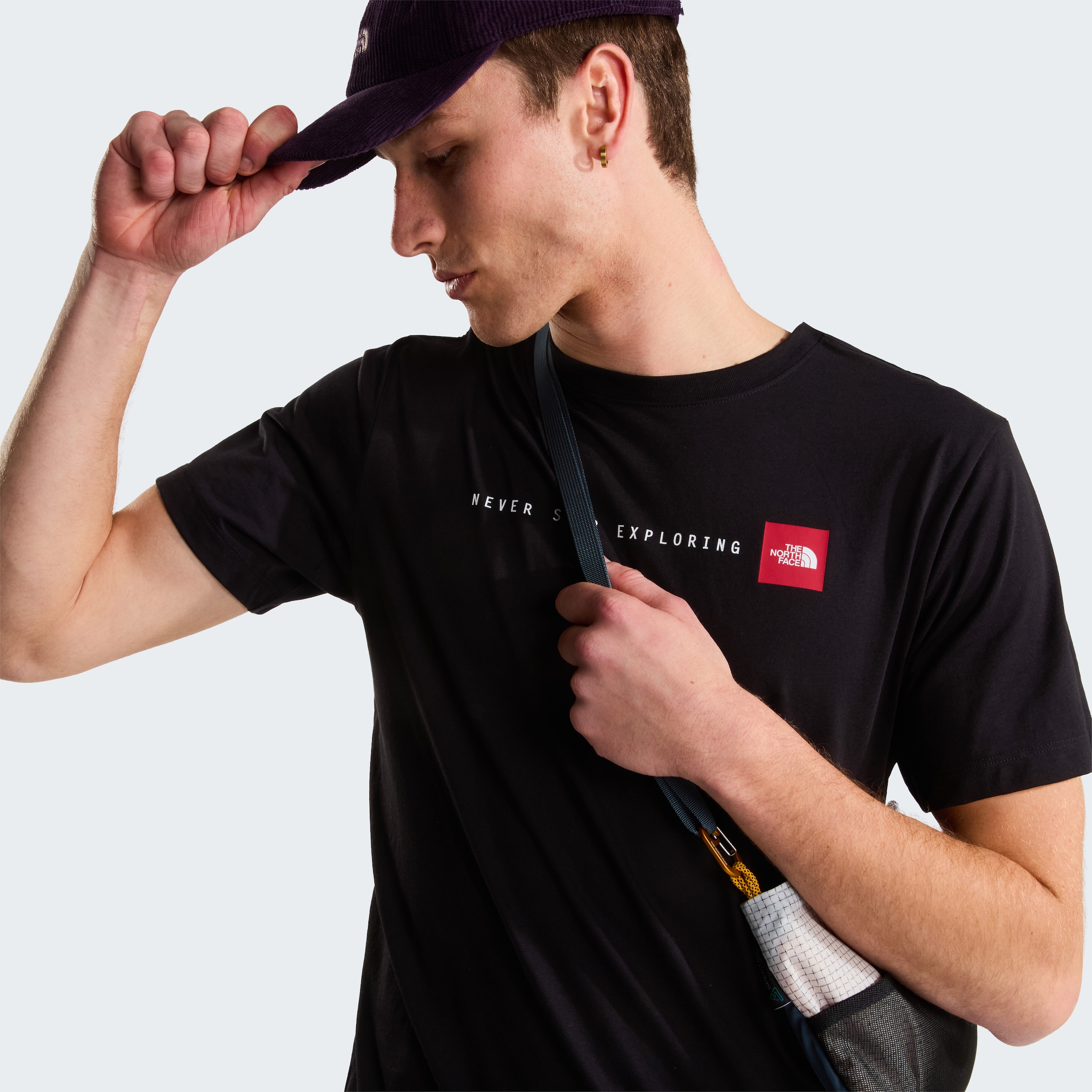 The North Face T-Shirt »M NEVER STOP EXPLORING REGULAR SHORT SLEEVE TEE-GRAPHIC« kurze Ärmel, für Sport und Freizeit, sportlicher Stil