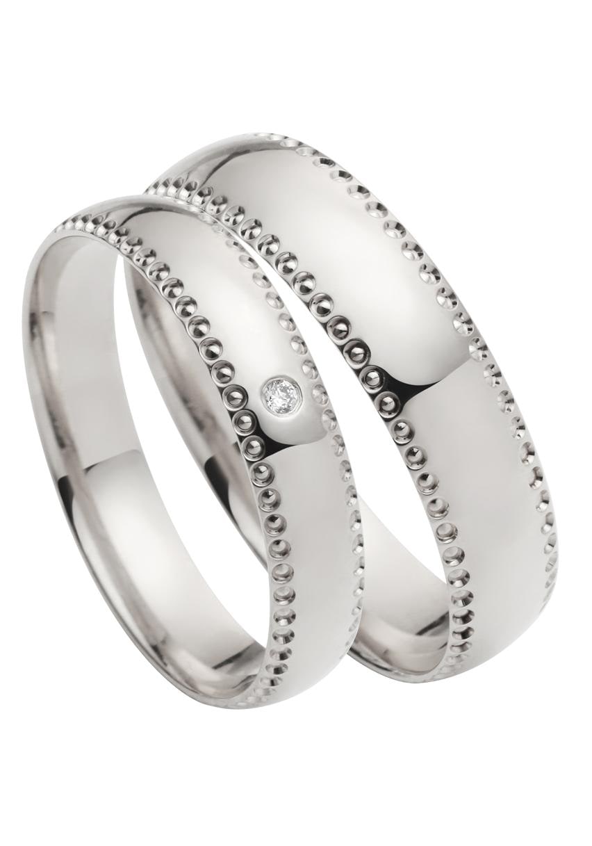 Firetti Trauring »Schmuck Geschenk Gold 750 Hochzeit Ehering "LIEBE"« Made in Germany, wahlweise mit oder ohne Brillant
