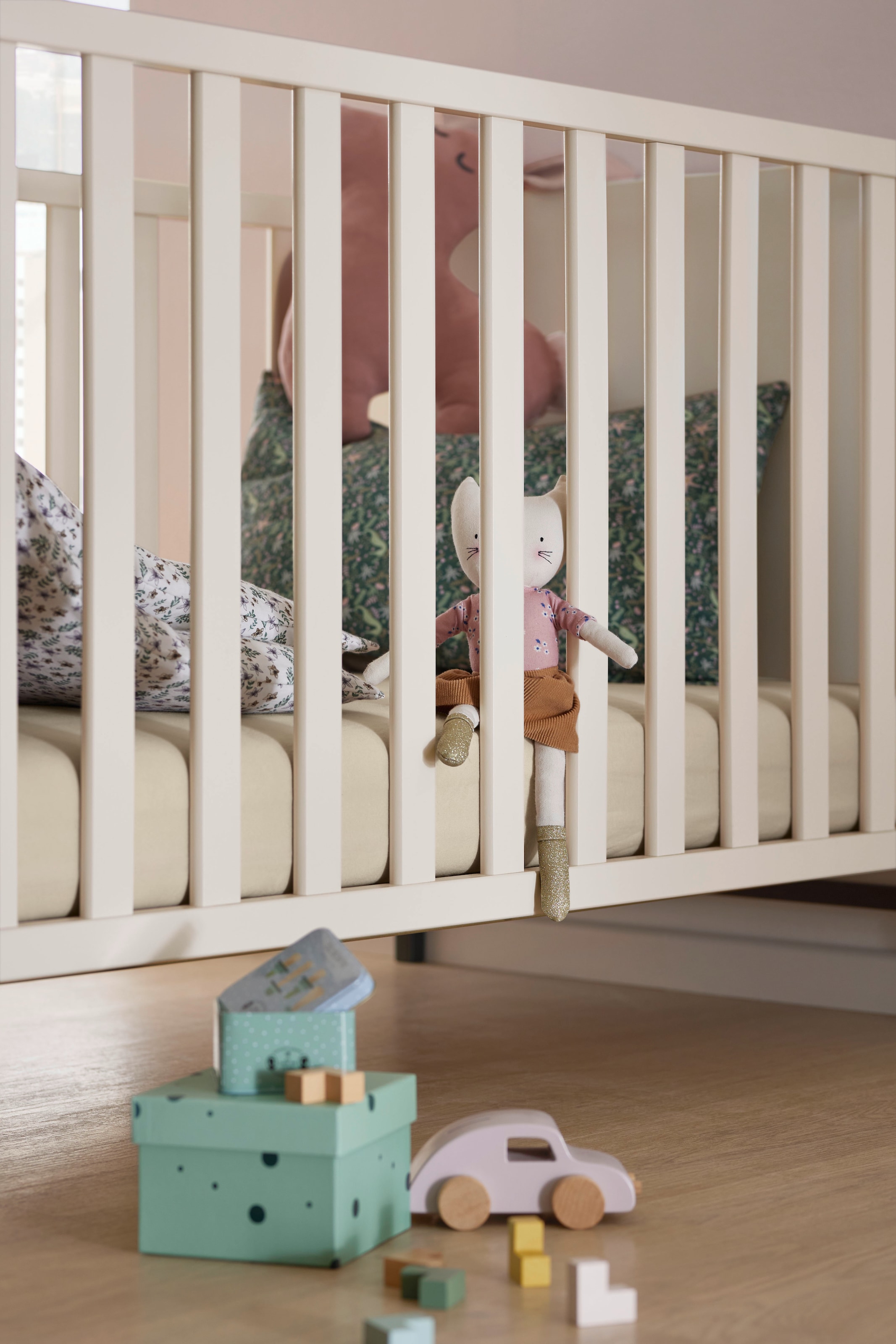 YUNY by PAIDI Babybett »LOVELY ALIV in Off-White« Gitterbett höhenverstellbar, Kinderbett