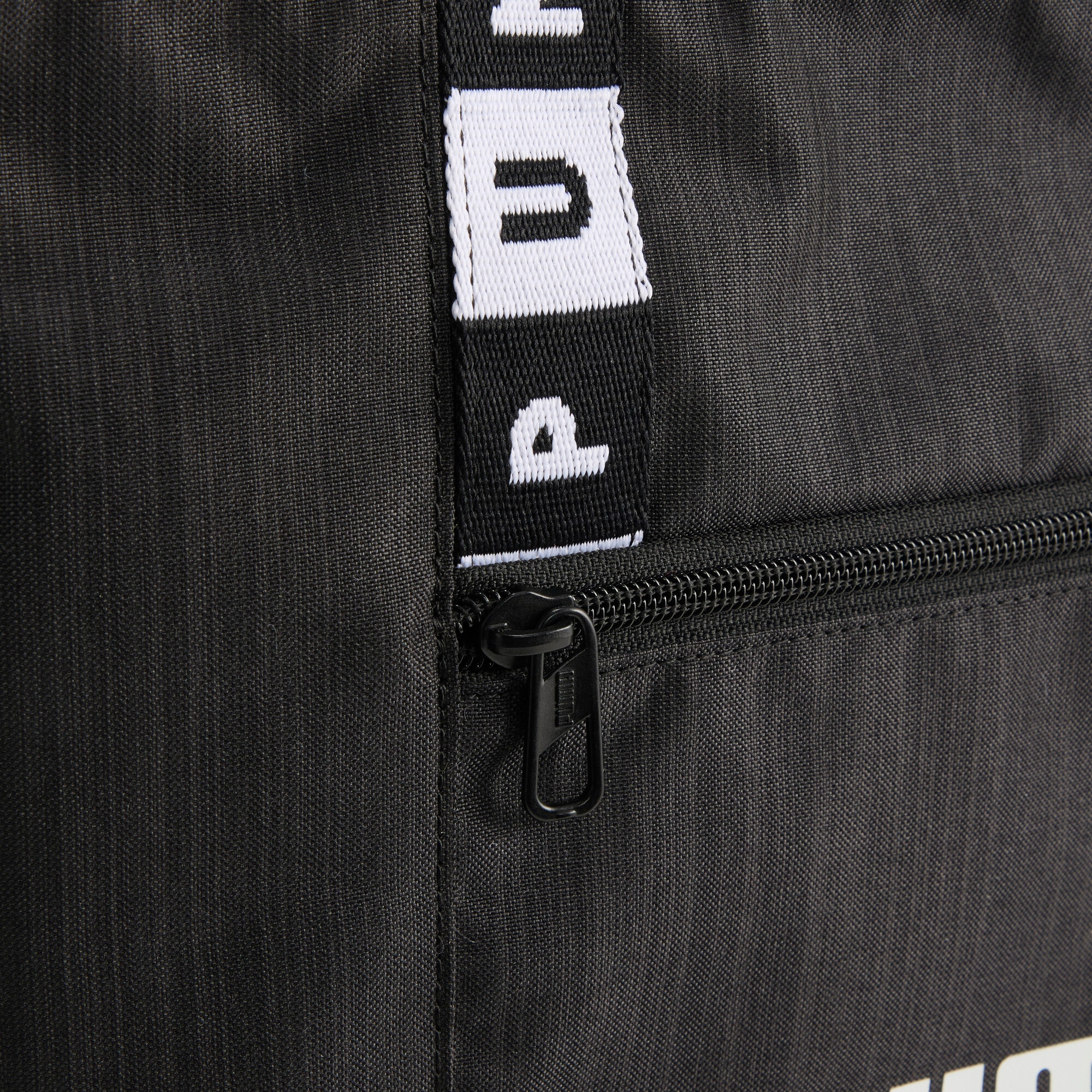 PUMA Schultertasche »BASE TOTE« sportlicher Stil, für sportliche Aktivitäten, aus Polyester