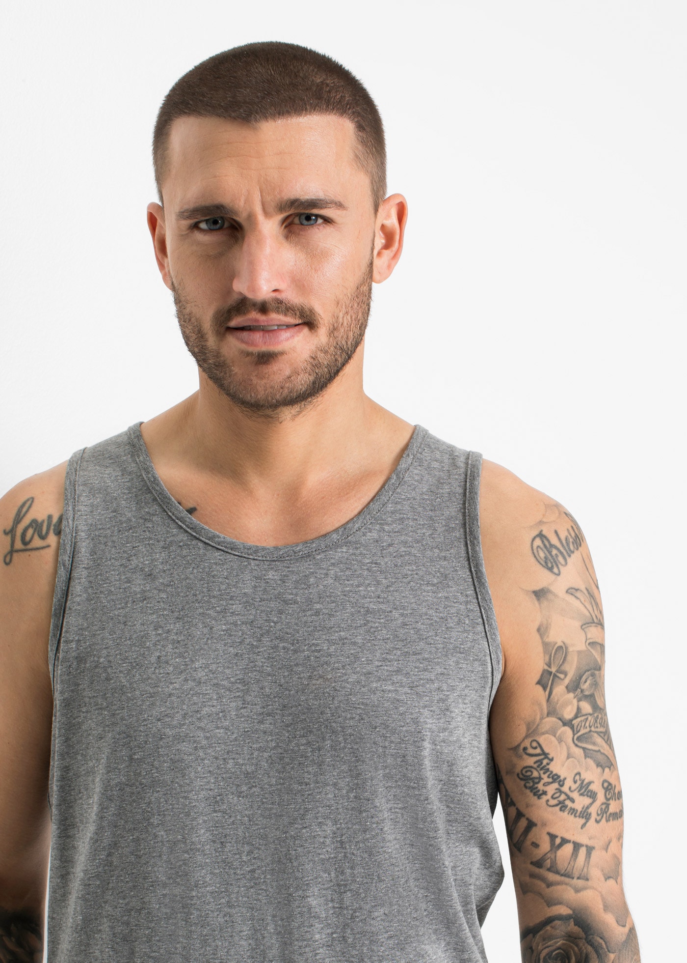 bonprix Tanktop Packung, 3 Stk. Regular Fit, Rundhalsausschnitt