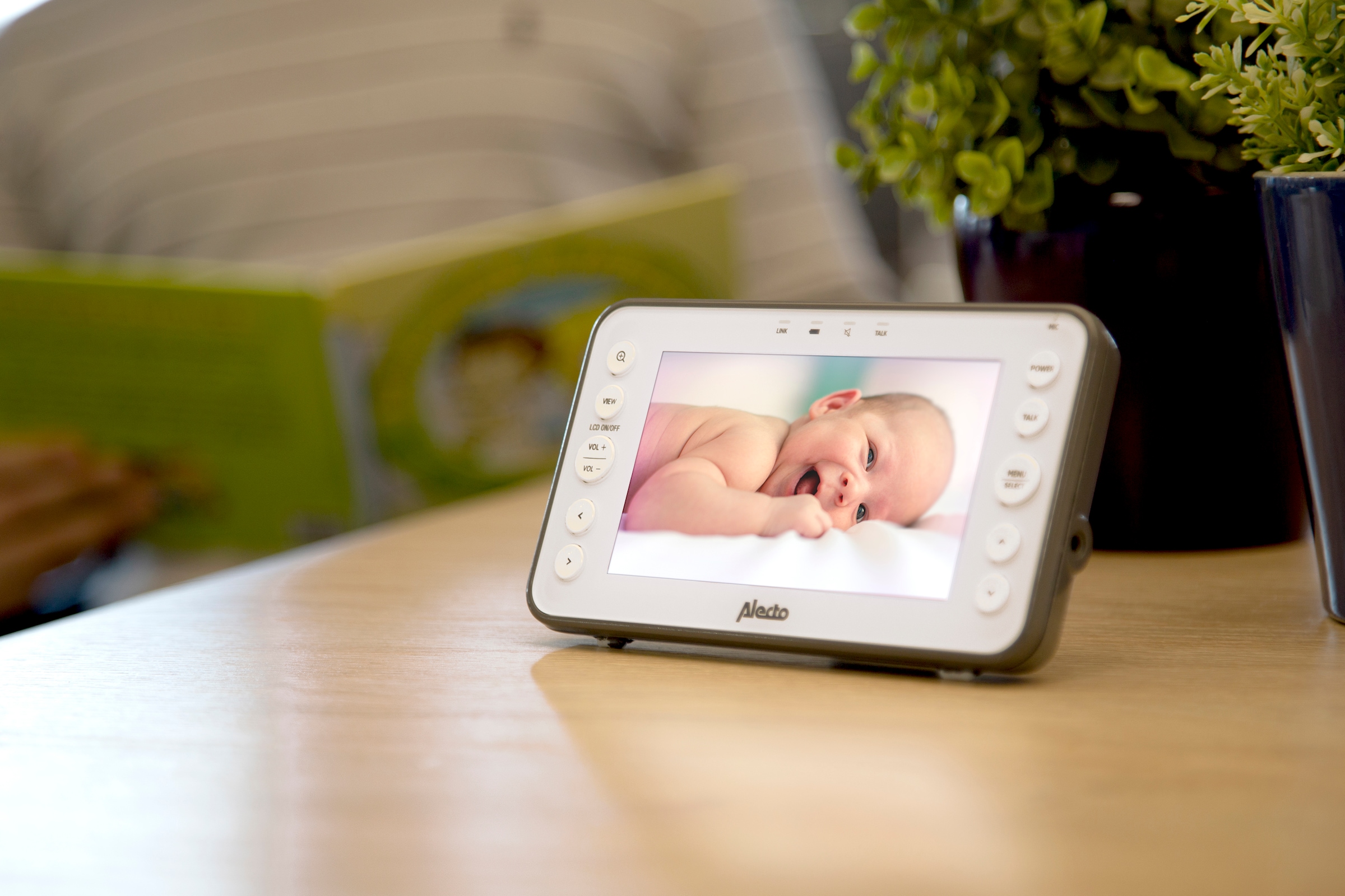 Alecto Video-Babyphone »DVM-150«, (2 tlg.), großes 5" Farbdisplay, Schlaflieder und Temperaturanzeige