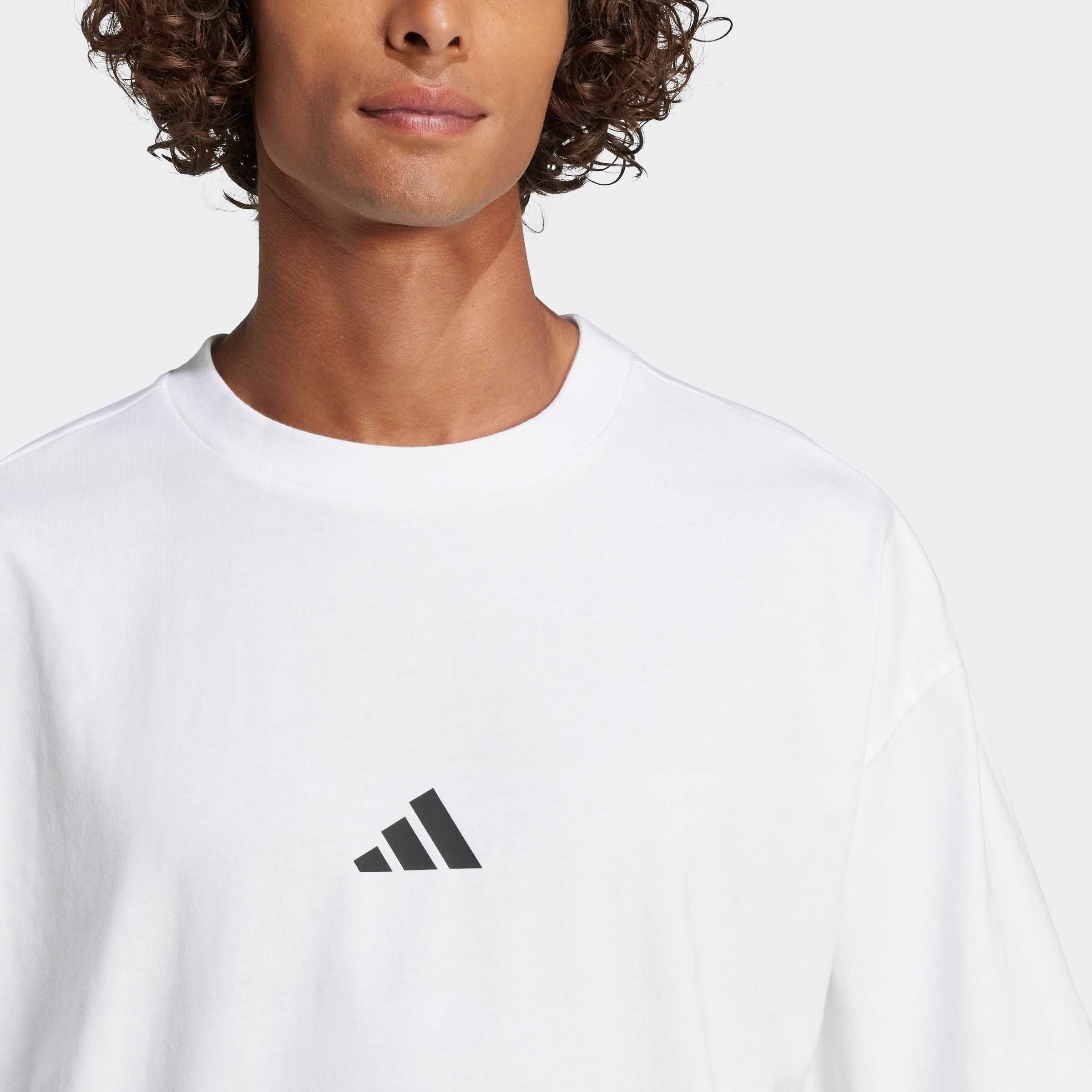 adidas Sportswear T-Shirt »M FI SL T« sportlicher Stil, Kurzarm, mit kleinem 3-Streifen Logo