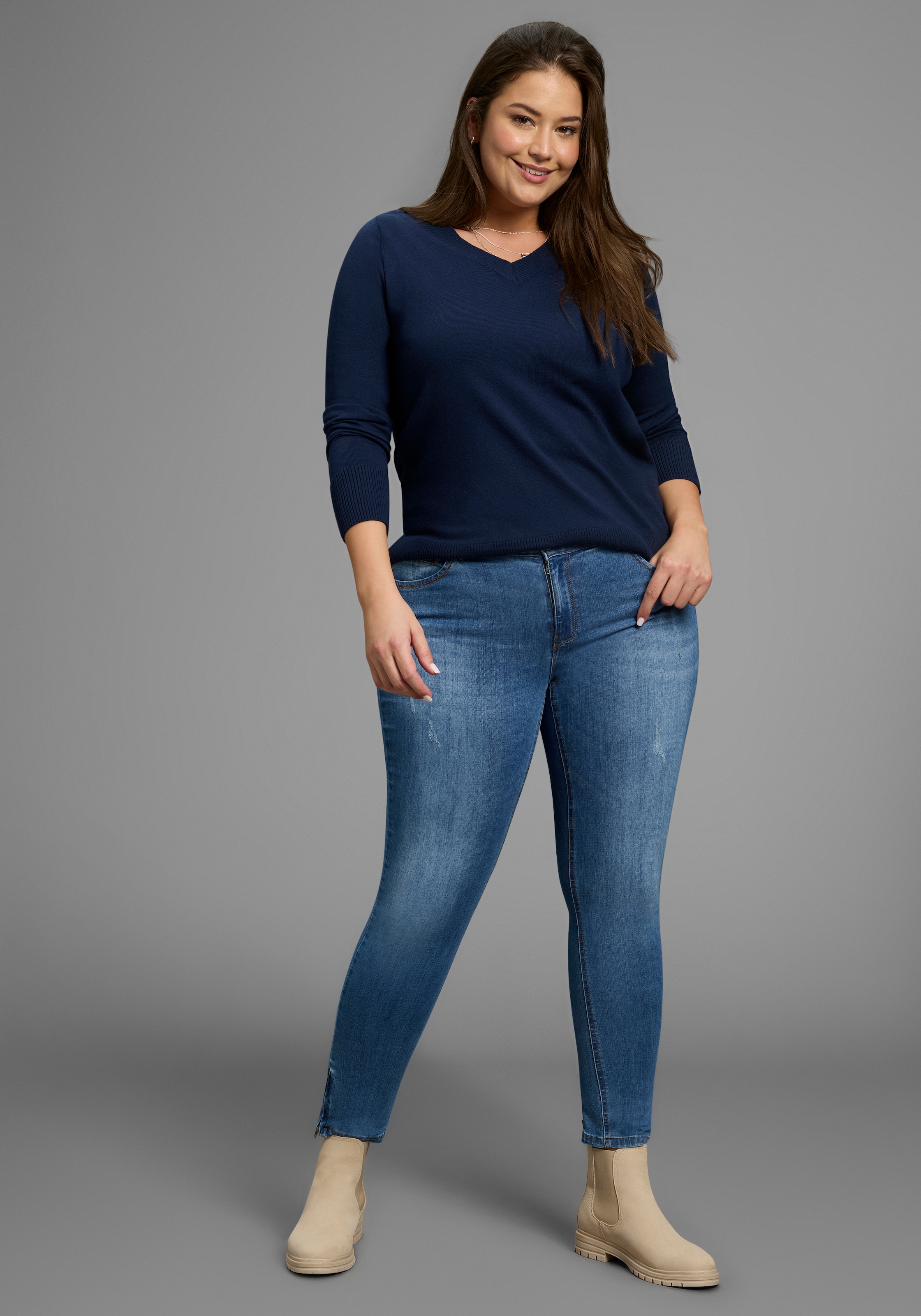 Laura Scott CURVE Strickpullover, figurumspielend, mit V-Ausschnitt - GROSSE GRÖSSE