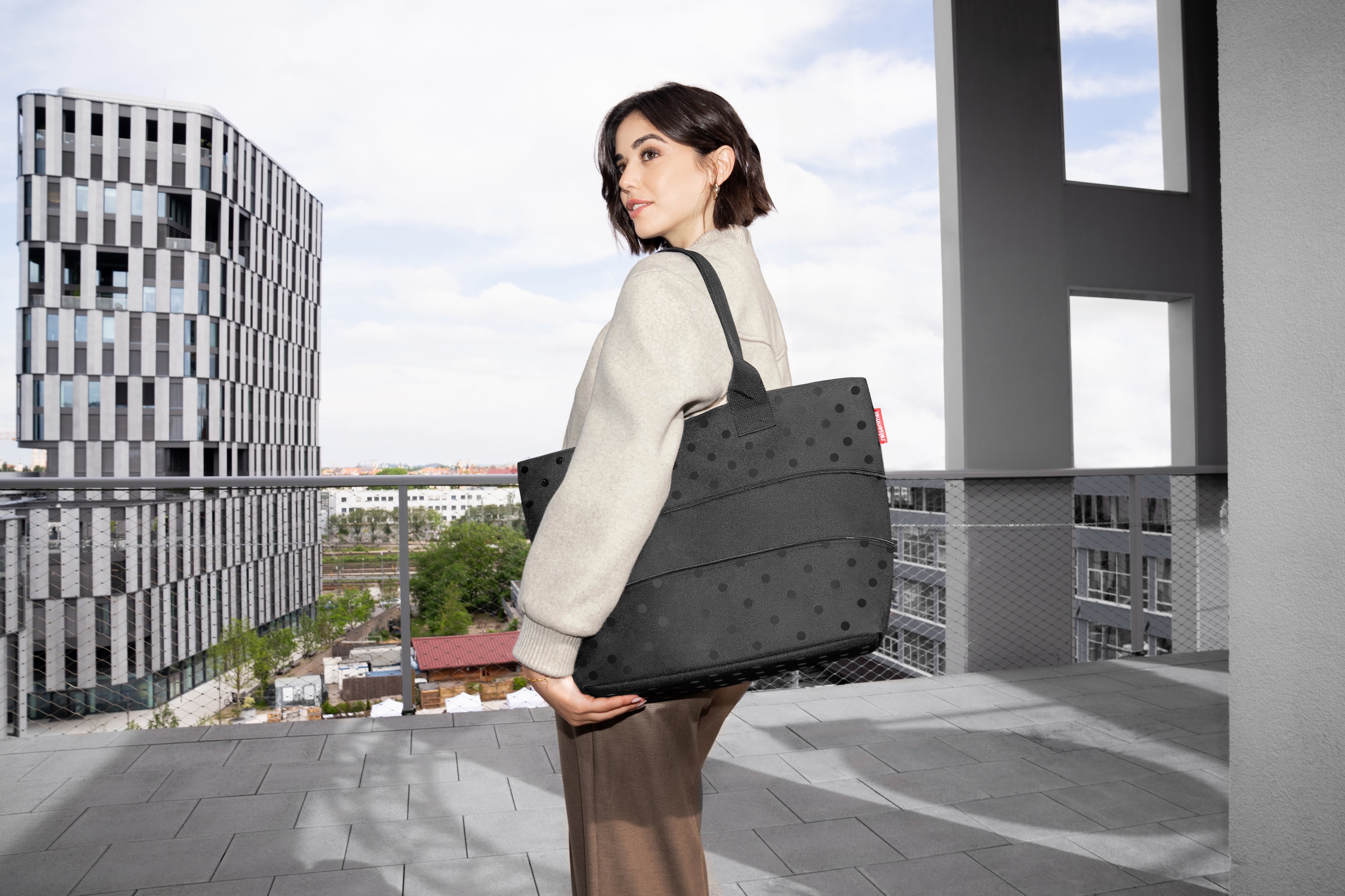 REISENTHEL® Shopper »e1, Einkaufstasche, 50 x 26,5 x 16,5 cm« Seitlich umlaufender Reißverschluss vergrößert das Volumen der Tasche