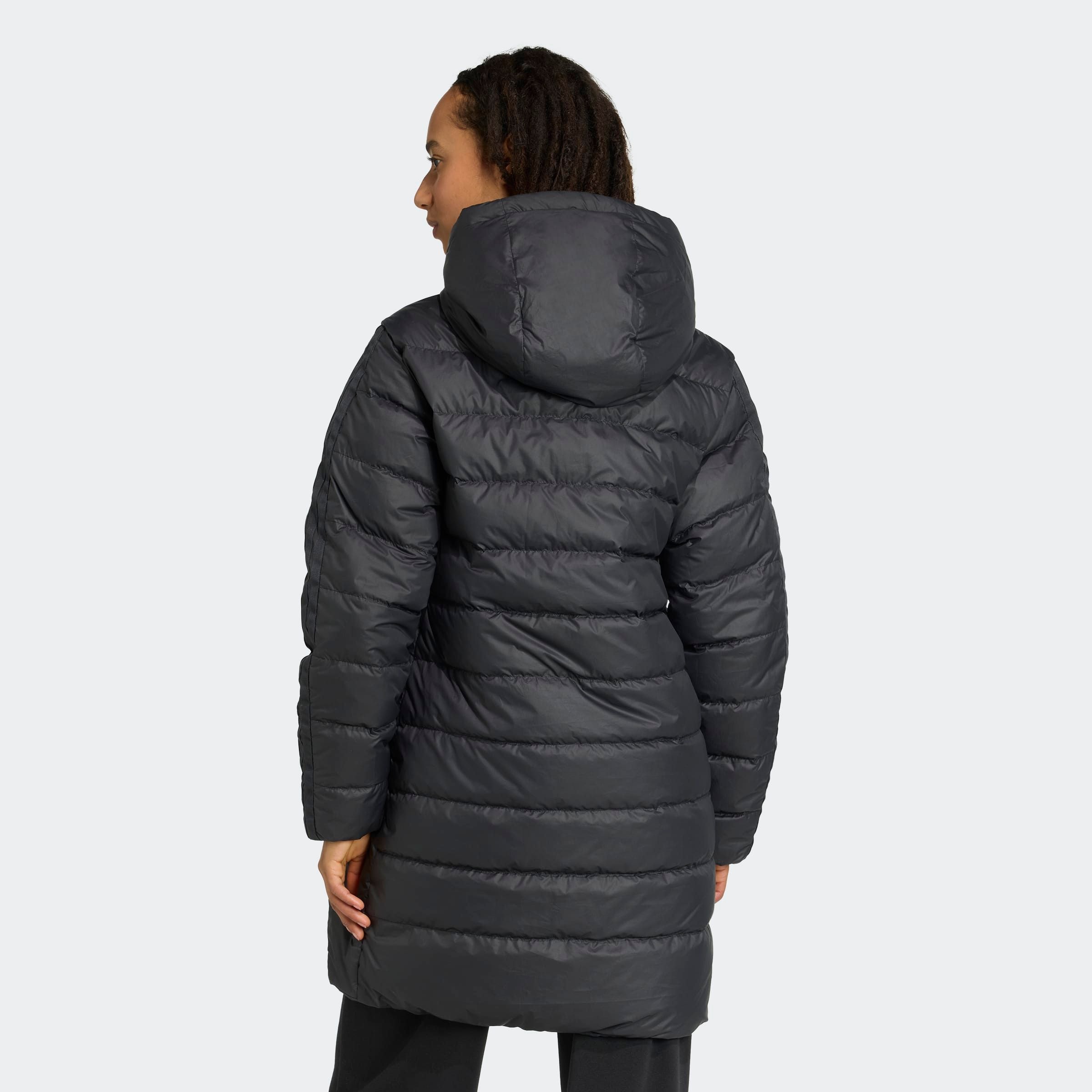 adidas Sportswear Daunenjacke »ESSENTIALS CLIMAWARM 3-STREIFEN LIGHT DAUNENPARKA MIT KAPUZE« für Erwachsene, mit wärmender Wattierung aus Entendaune und Federn