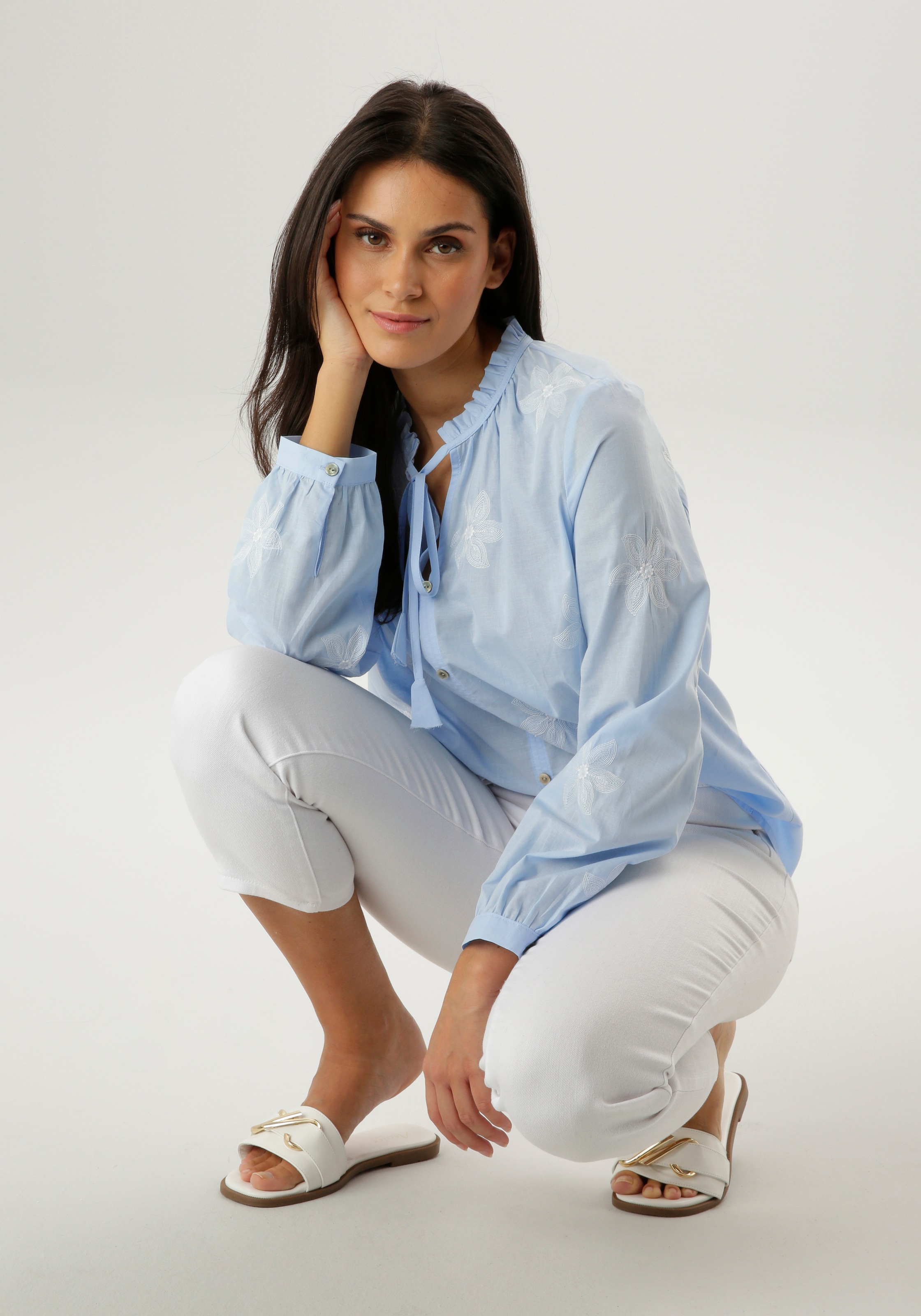 Aniston SELECTED Schlupfbluse mit aufwendiger Allover-Stickerei und Rüschen - NEUE KOLLEKTION