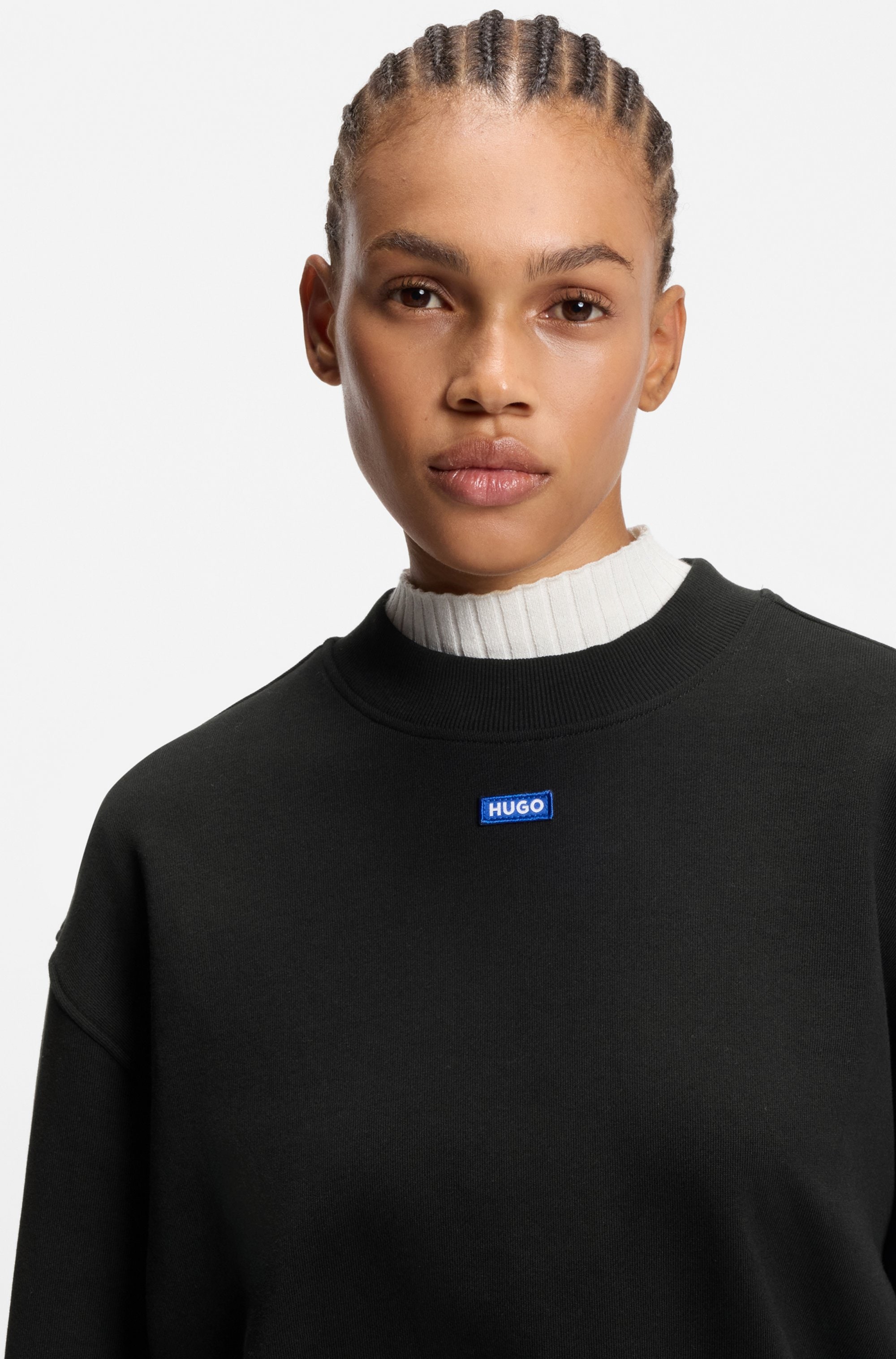 HUGO Blue Sweatshirt »Delessa«, mit Logoaufnäher