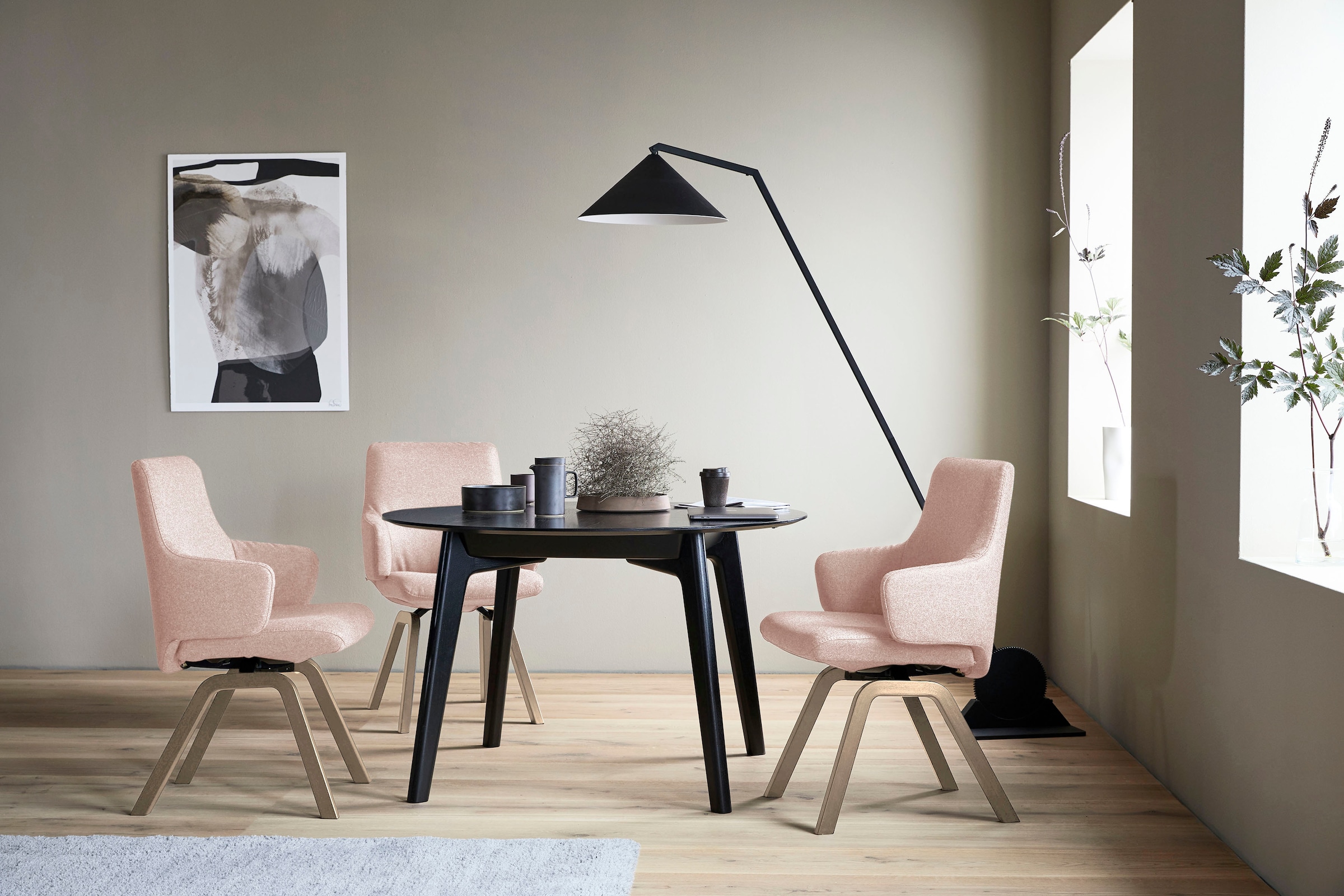 Stressless® Polsterstuhl »Laurel«, ROHLEDER Stoff Q2 FARON, Low Back mit Armlehne, Größe L, mit schräggestellten Beinen in Schwarz