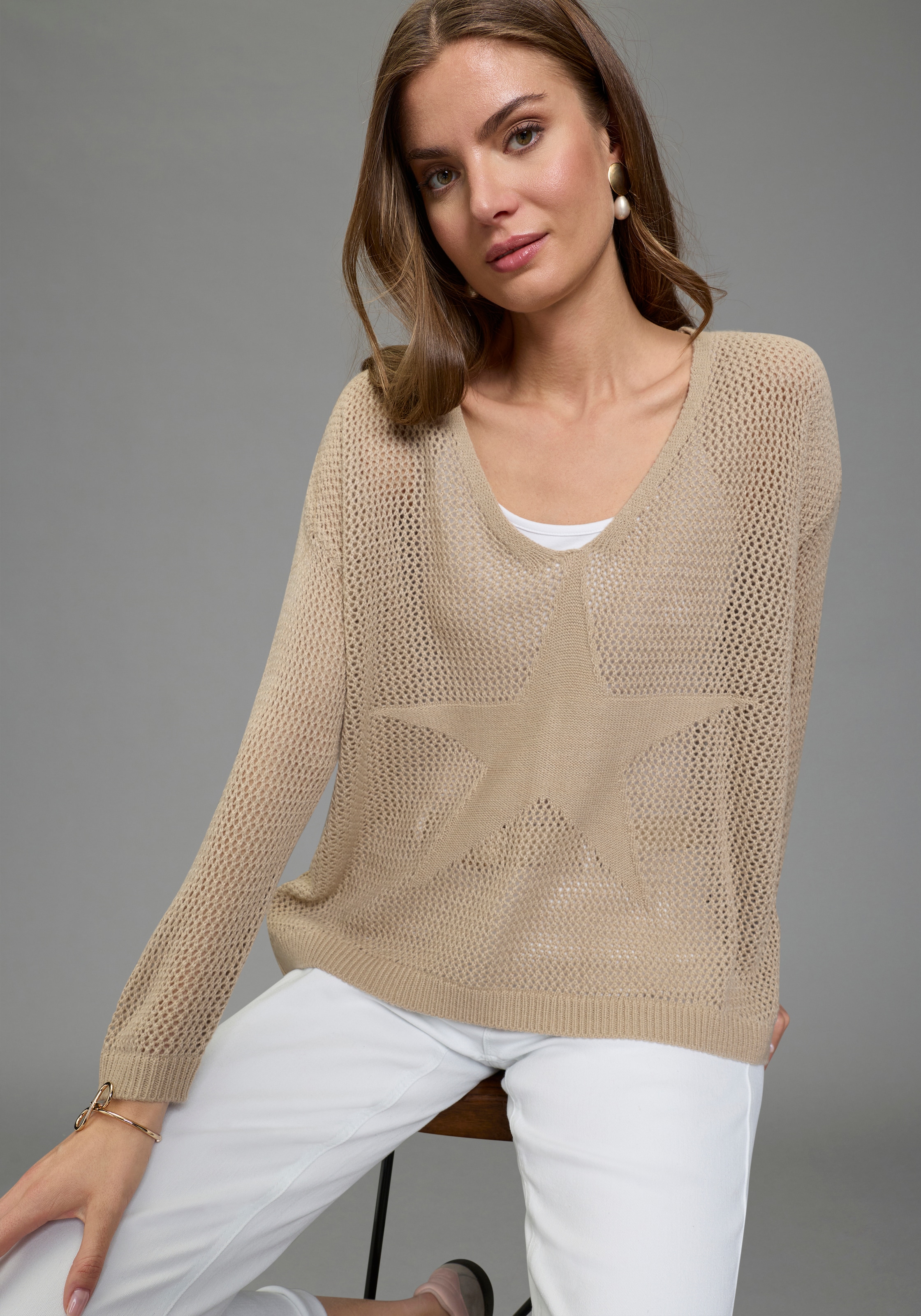 Laura Scott Strickpullover »aus sommerlich leichtem Material« aus modernem Lochstrick mit Sternmuster